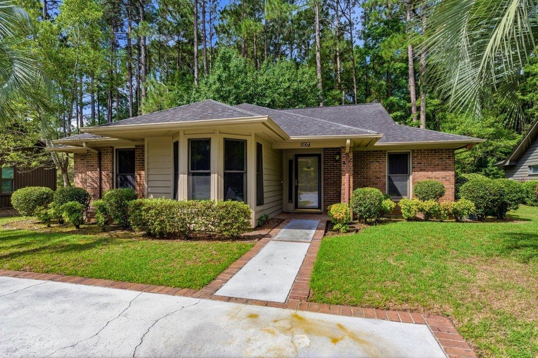 107 Mayberry Ln. Property Photo 1