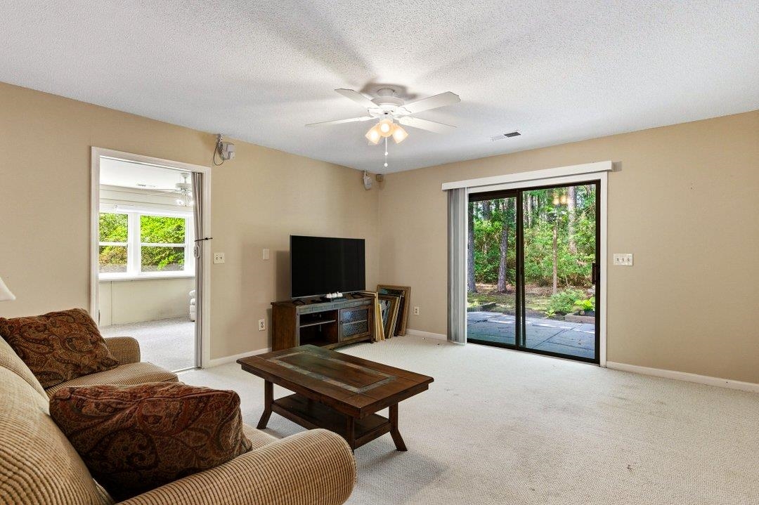 107 Mayberry Ln. Property Photo 6