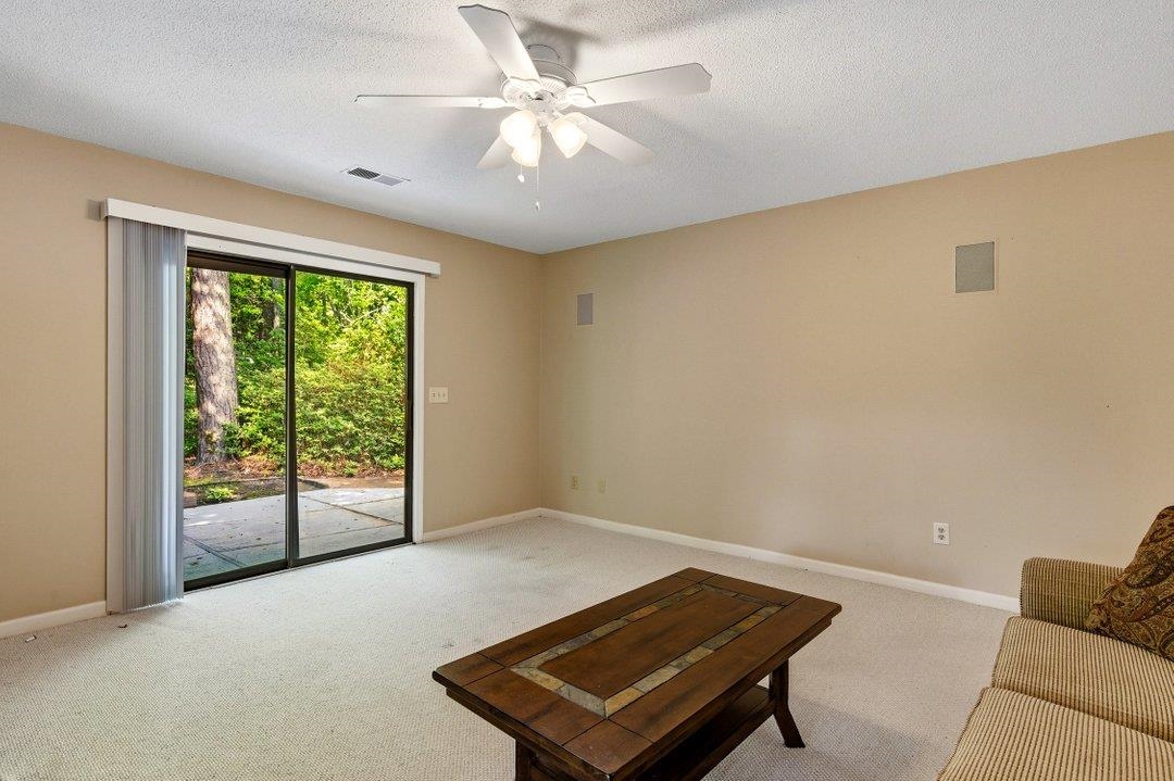 107 Mayberry Ln. Property Photo 9
