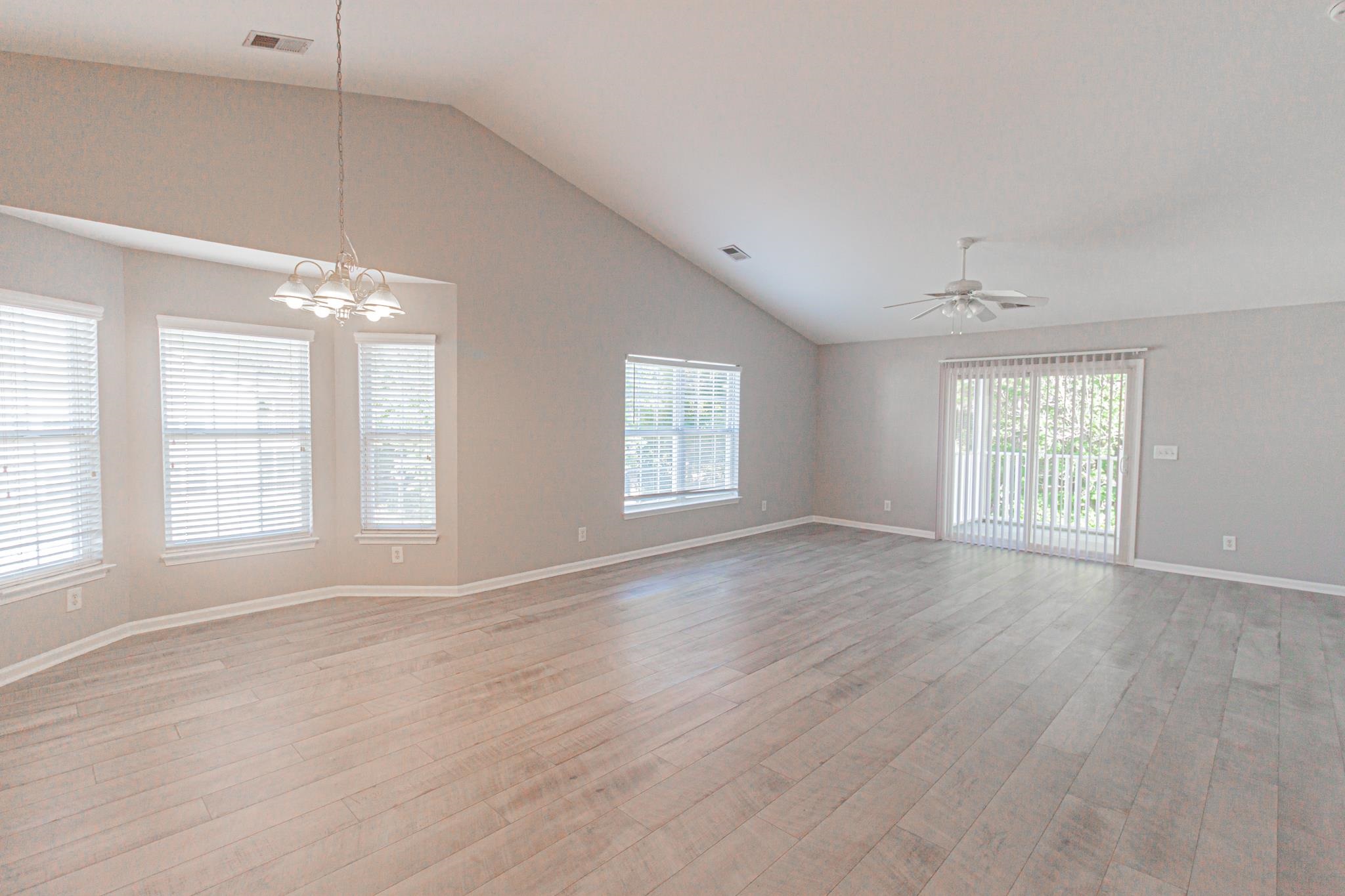 4850 Meadowsweet Dr. Property Photo 9