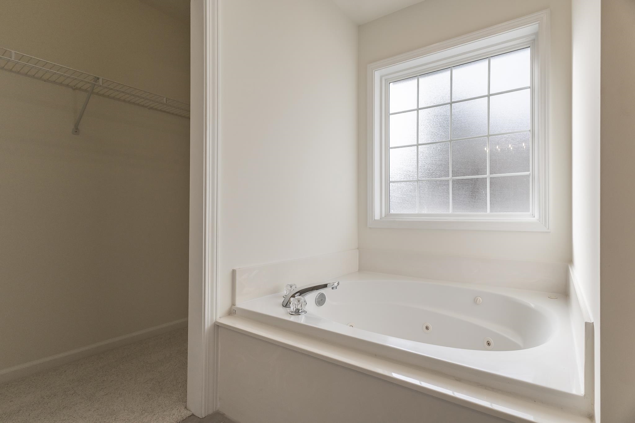 529 Waverly Loop Property Photo 4