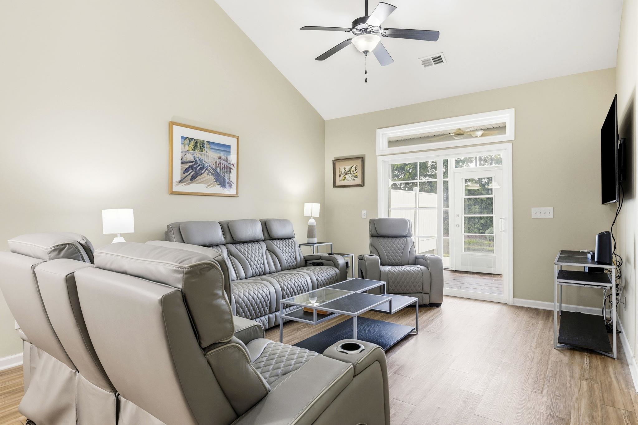 1545 Palmina Loop Property Photo 3
