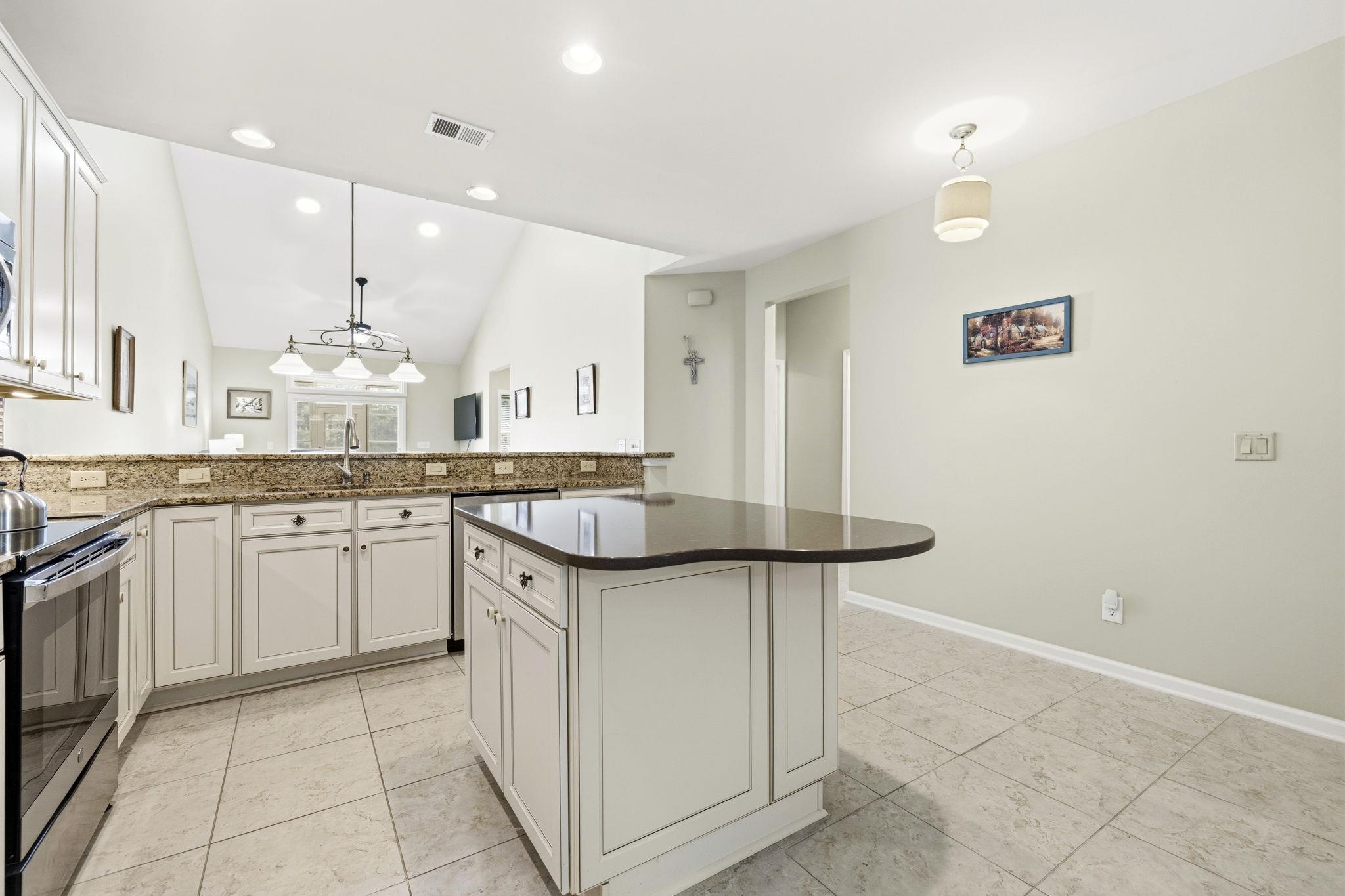 1545 Palmina Loop Property Photo 14