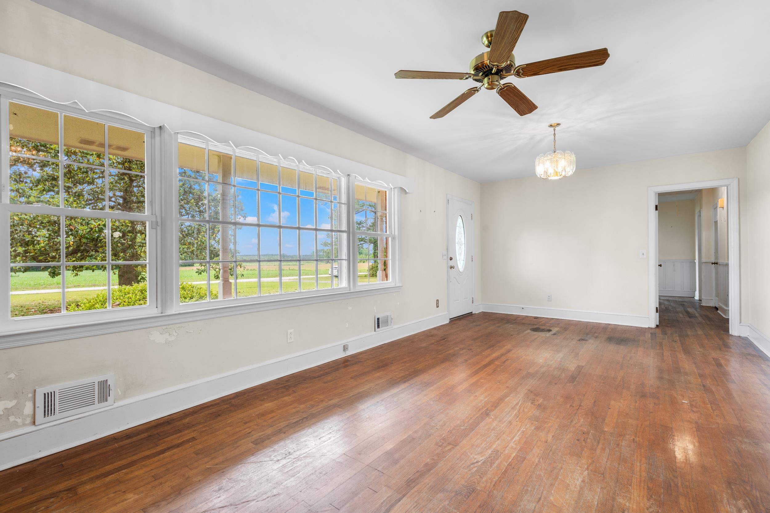 3895 Highway 430 Property Photo 2