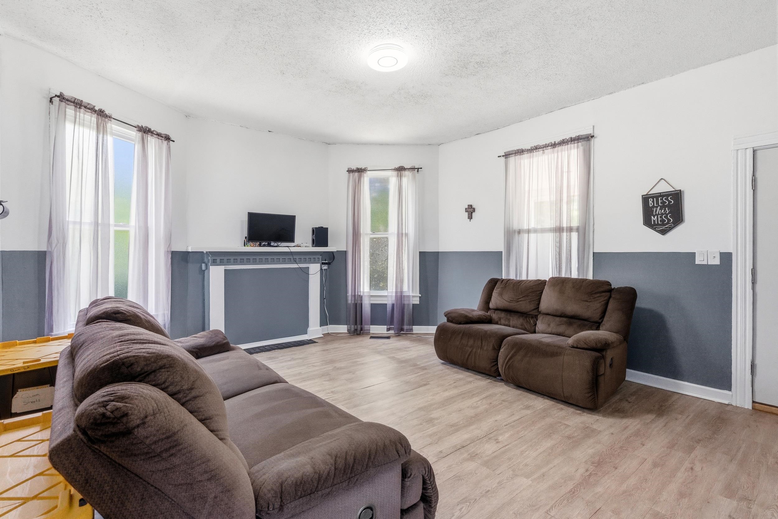 320 N Park St. Property Photo 9