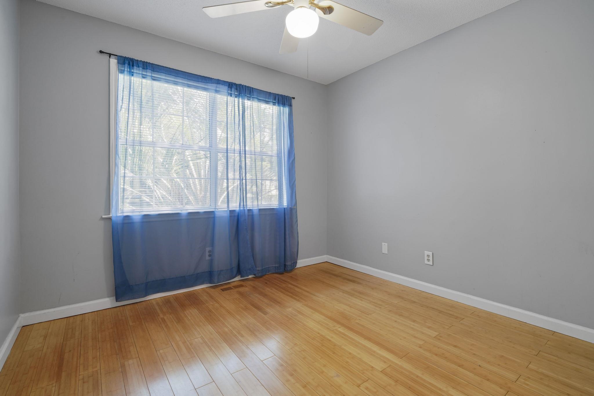 1021 Shem Creek Circle Property Photo 6