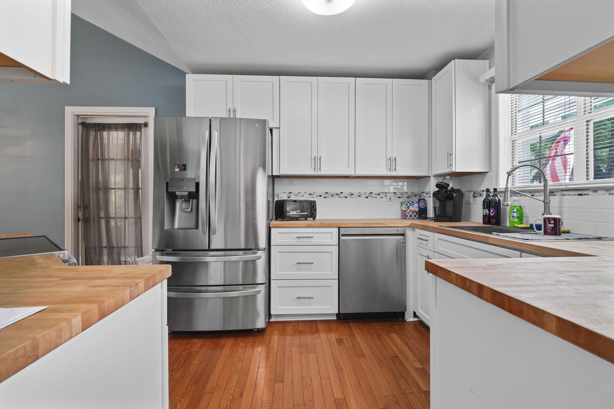 1021 Shem Creek Circle Property Photo 12