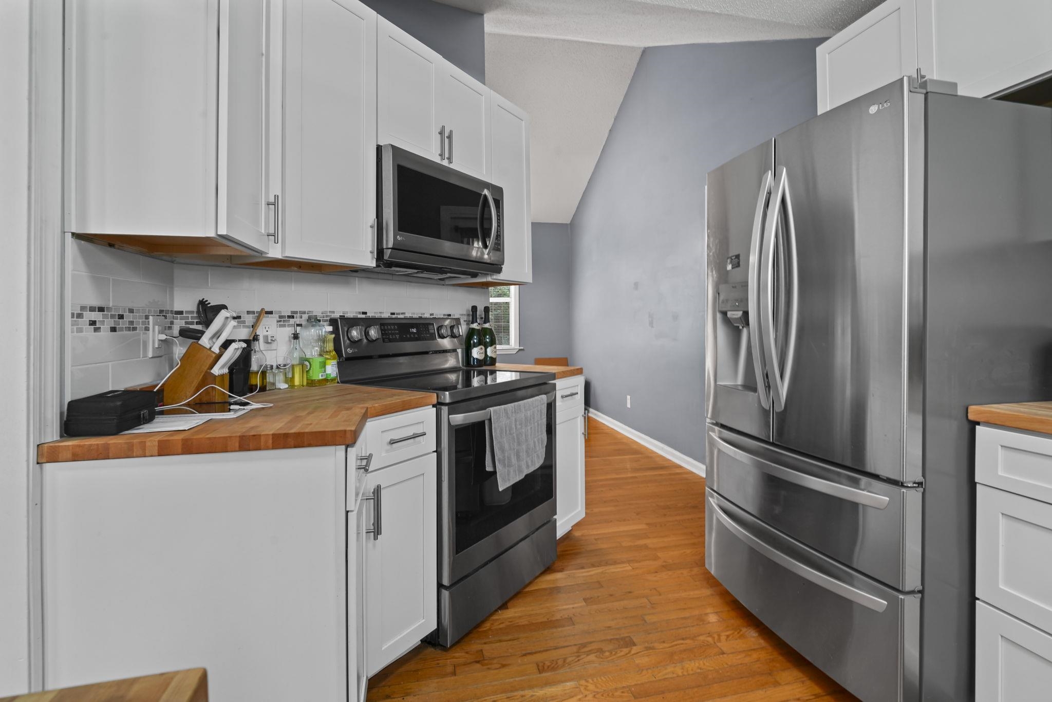 1021 Shem Creek Circle Property Photo 14