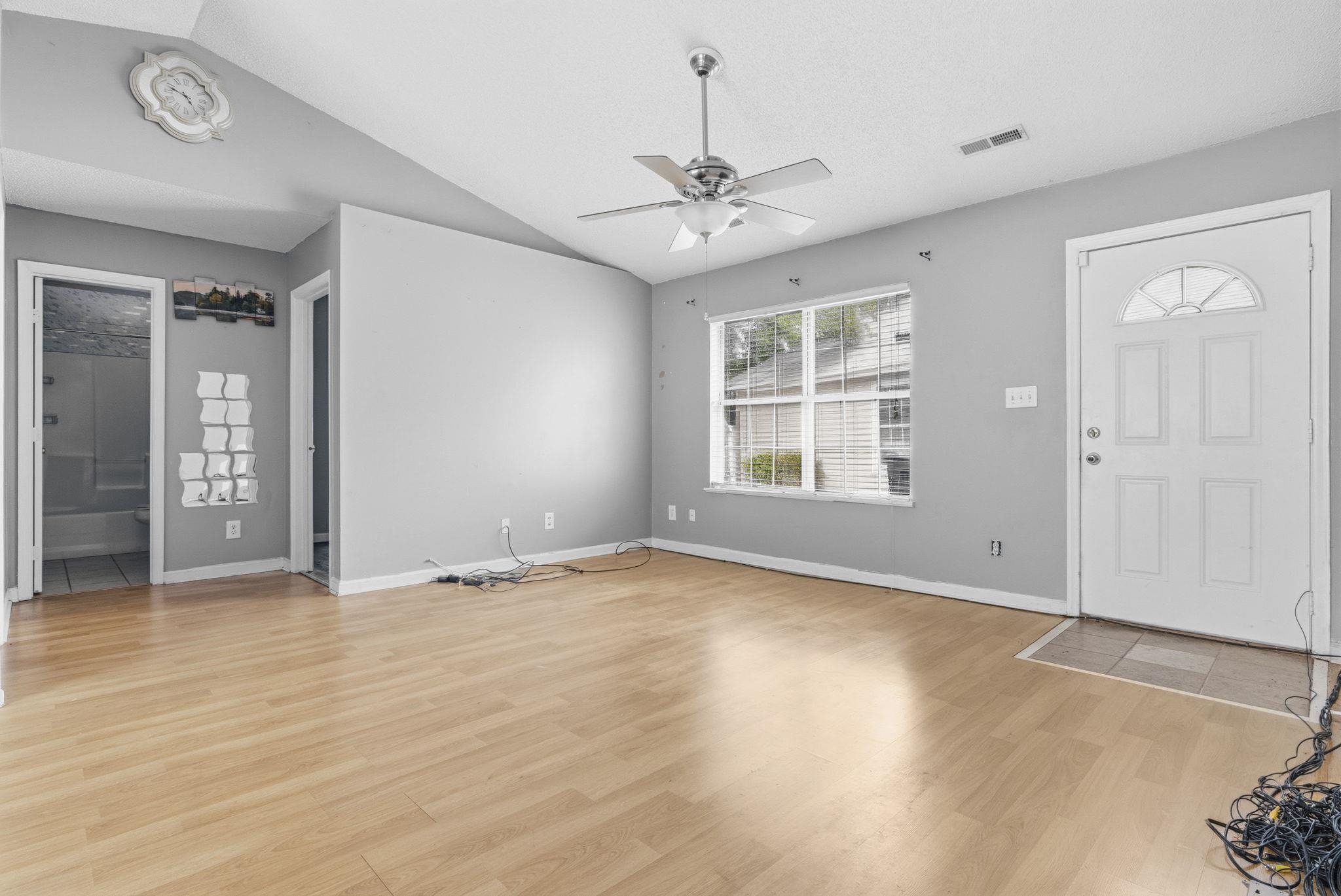 417 Chesterfield Ct. Property Photo 5