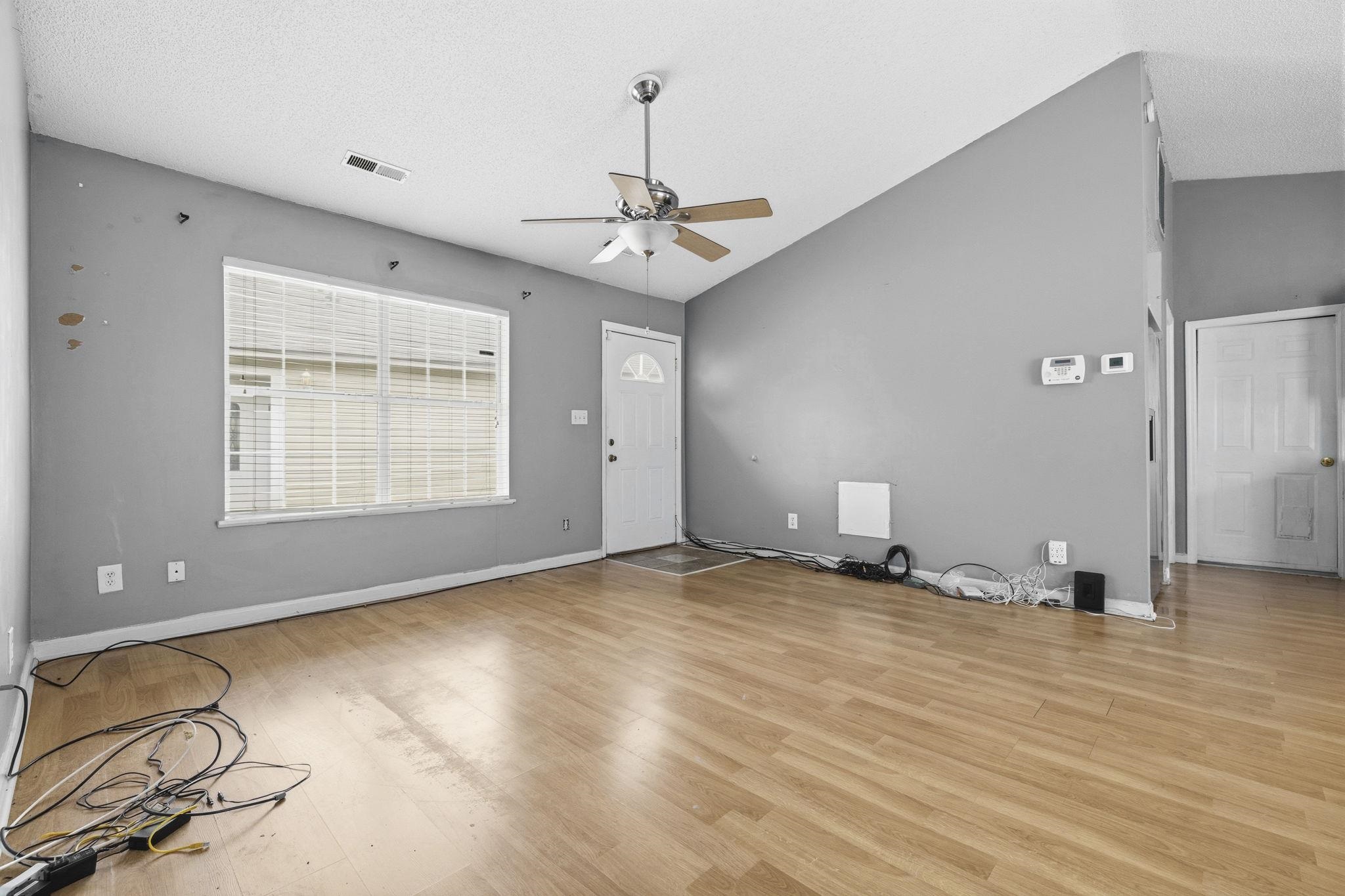 417 Chesterfield Ct. Property Photo 6