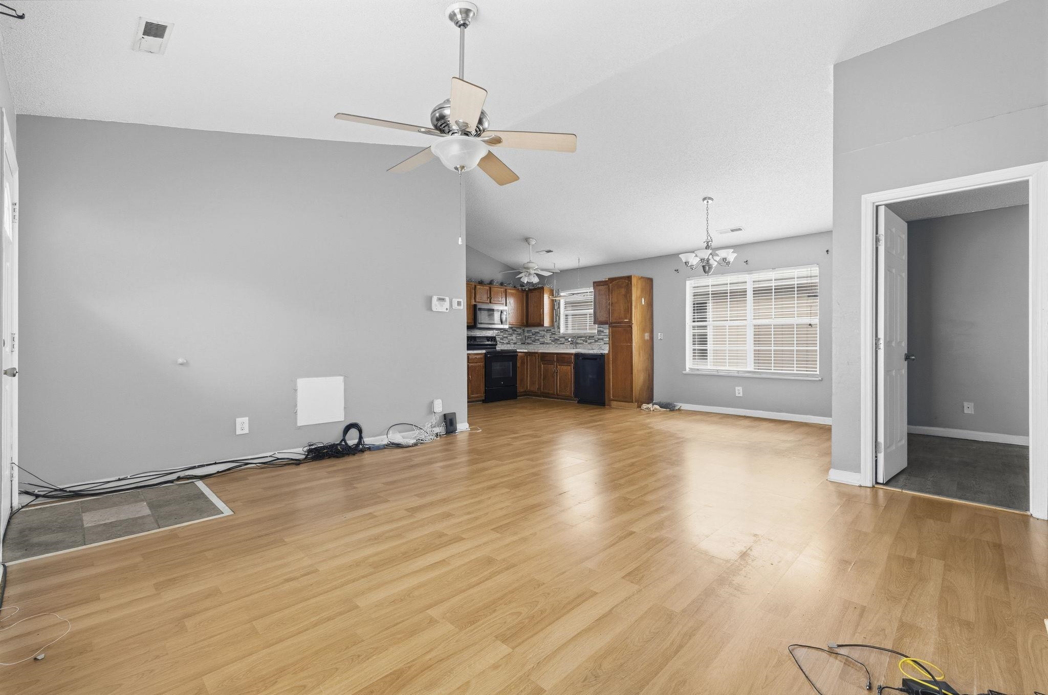 417 Chesterfield Ct. Property Photo 7