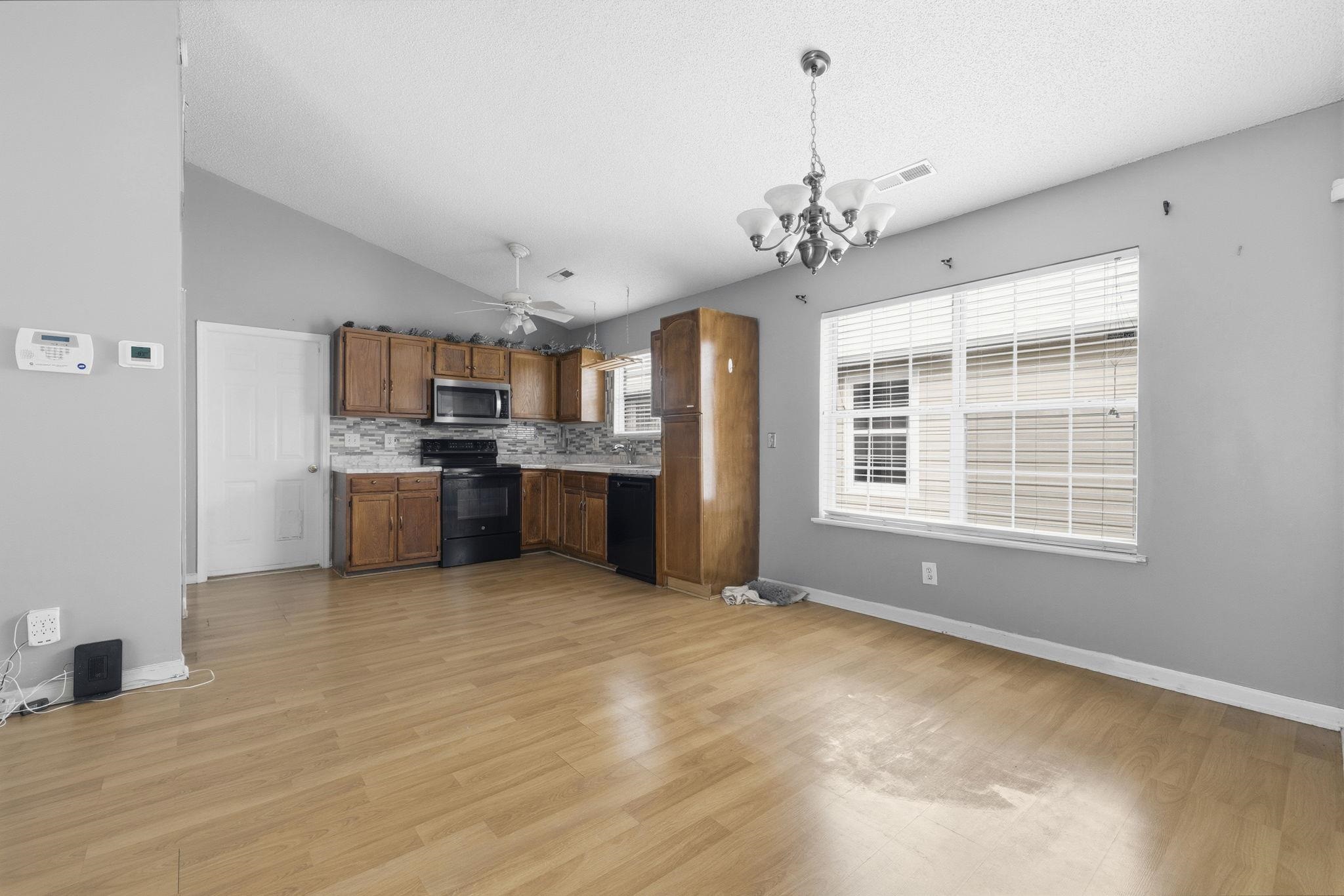 417 Chesterfield Ct. Property Photo 11