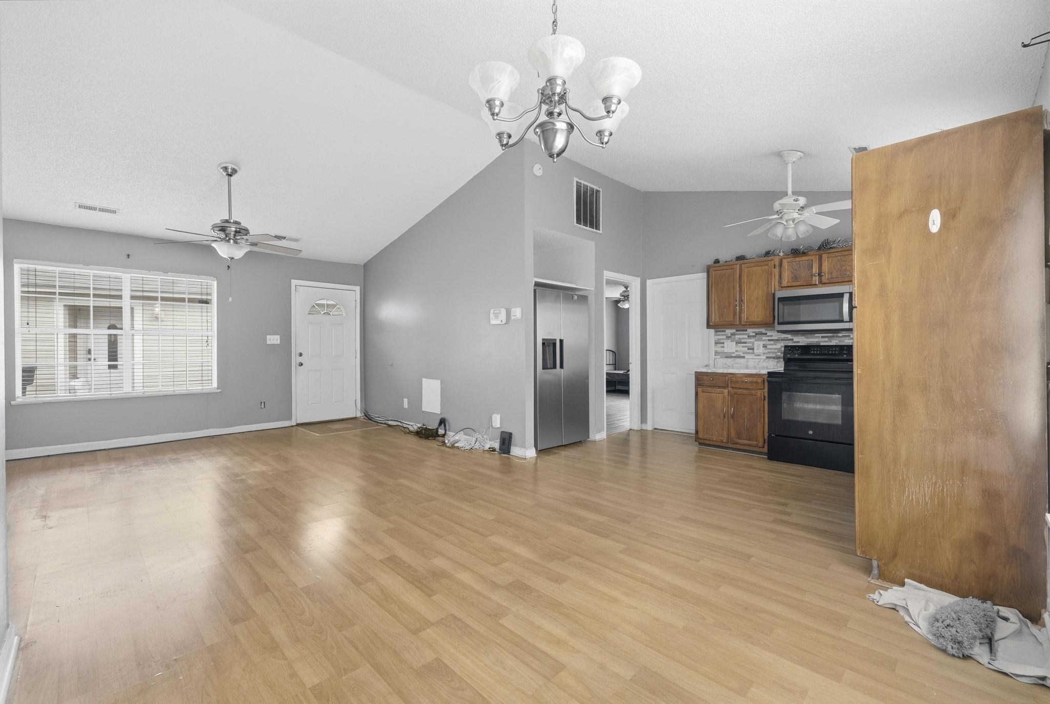 417 Chesterfield Ct. Property Photo 12