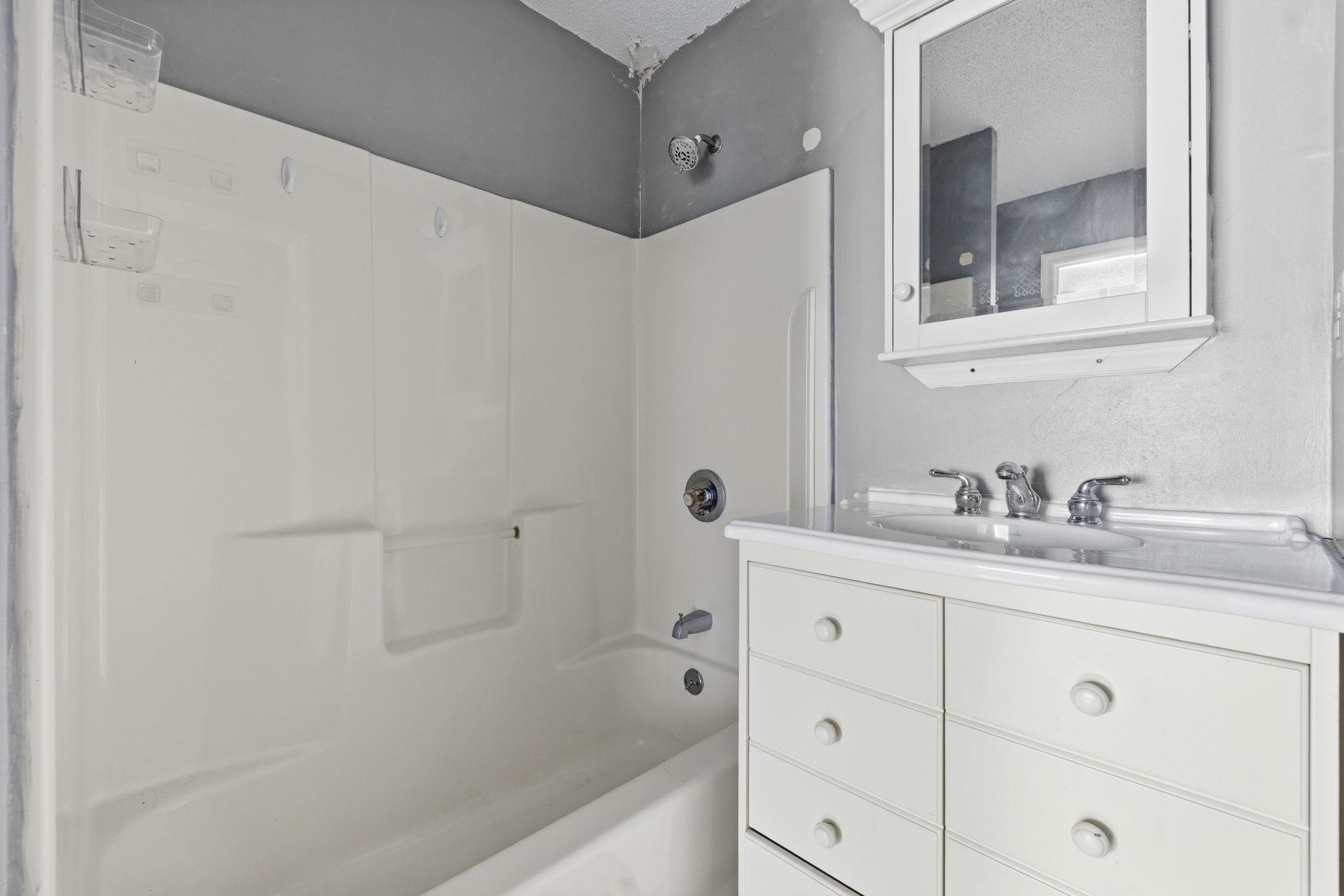417 Chesterfield Ct. Property Photo 15