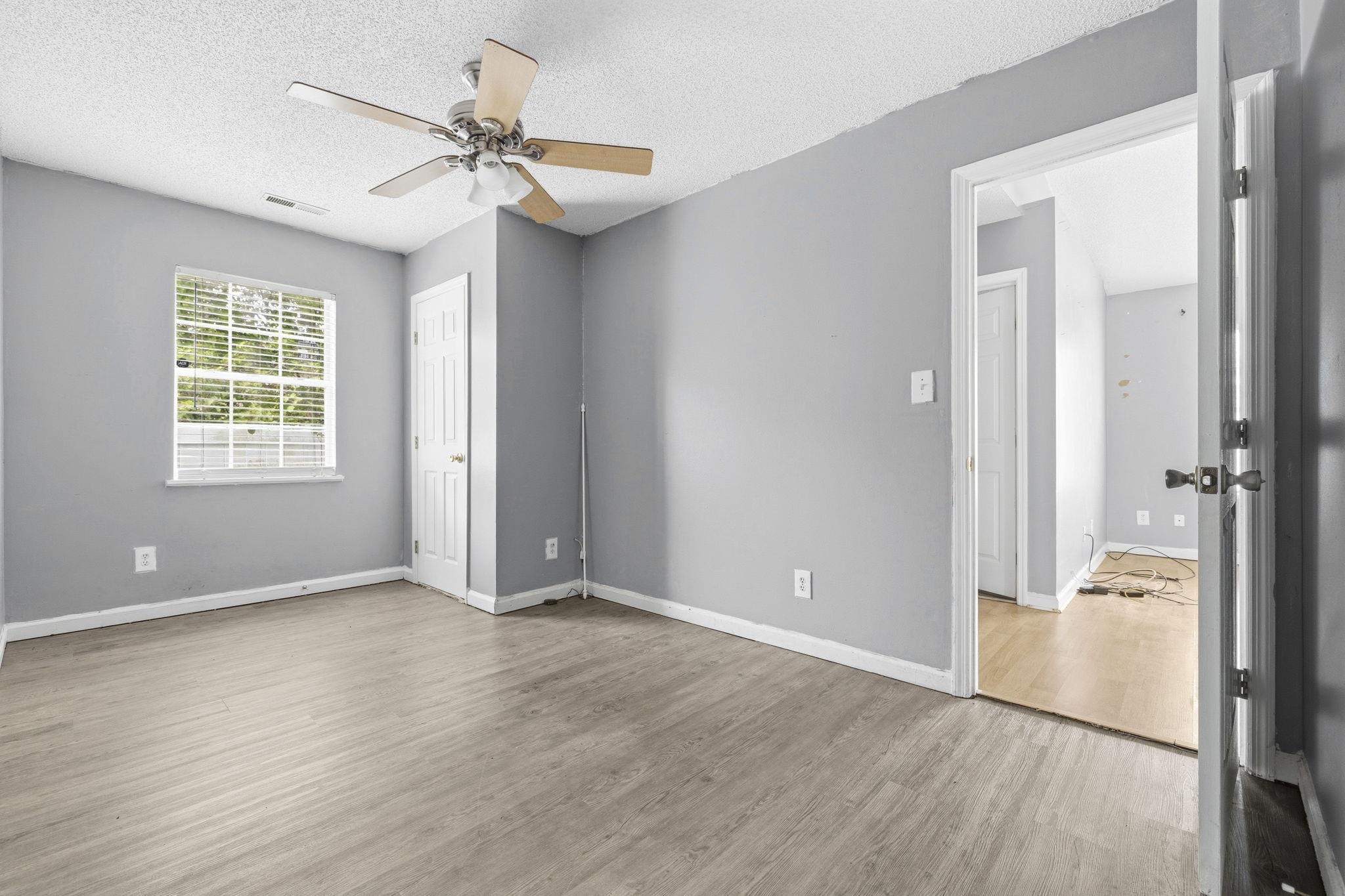 417 Chesterfield Ct. Property Photo 17