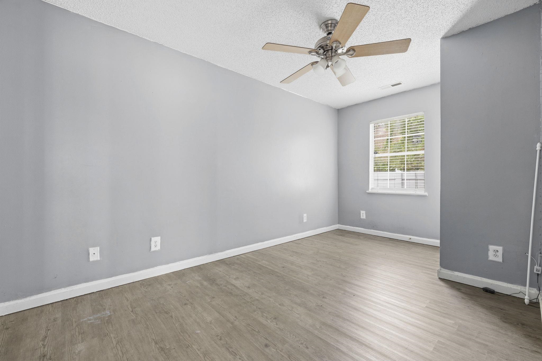 417 Chesterfield Ct. Property Photo 18