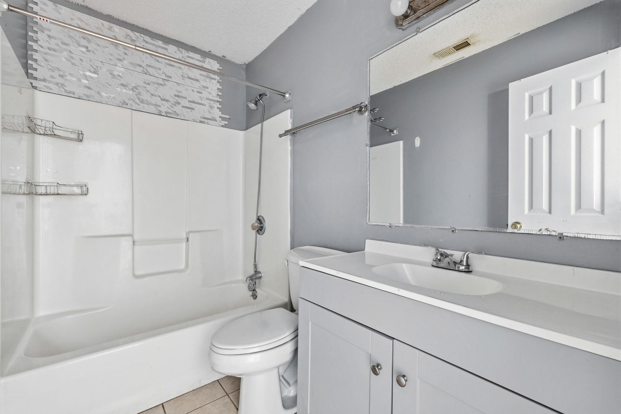 417 Chesterfield Ct. Property Photo 19