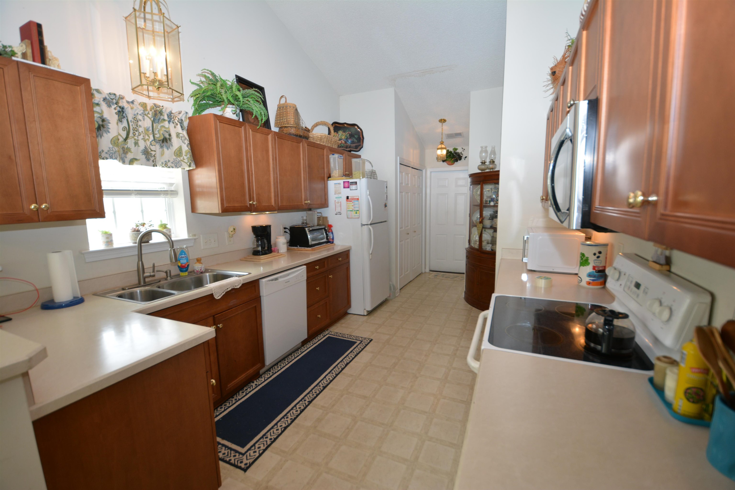 1201 Peyton Ct. Property Photo 32