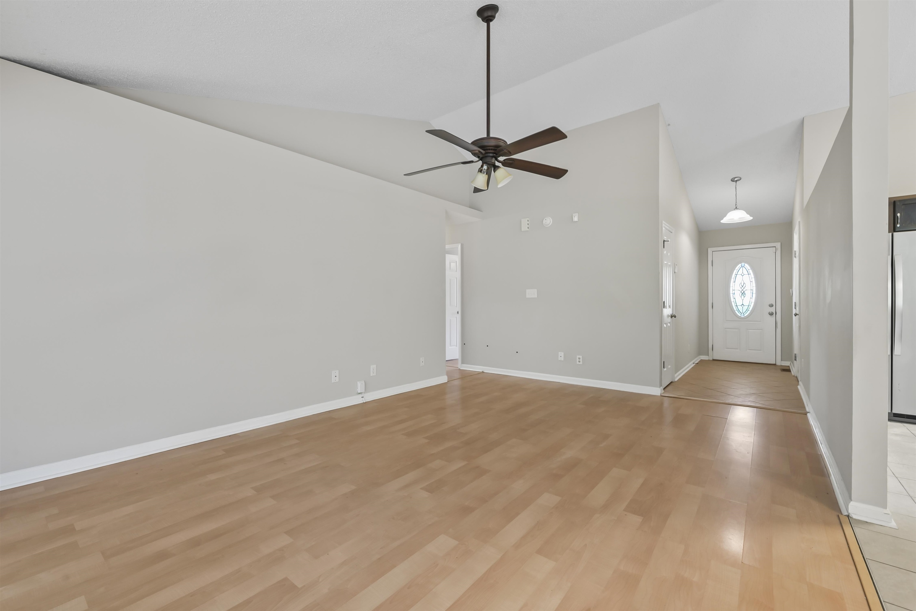 961 Castlewood Dr. Property Photo 5