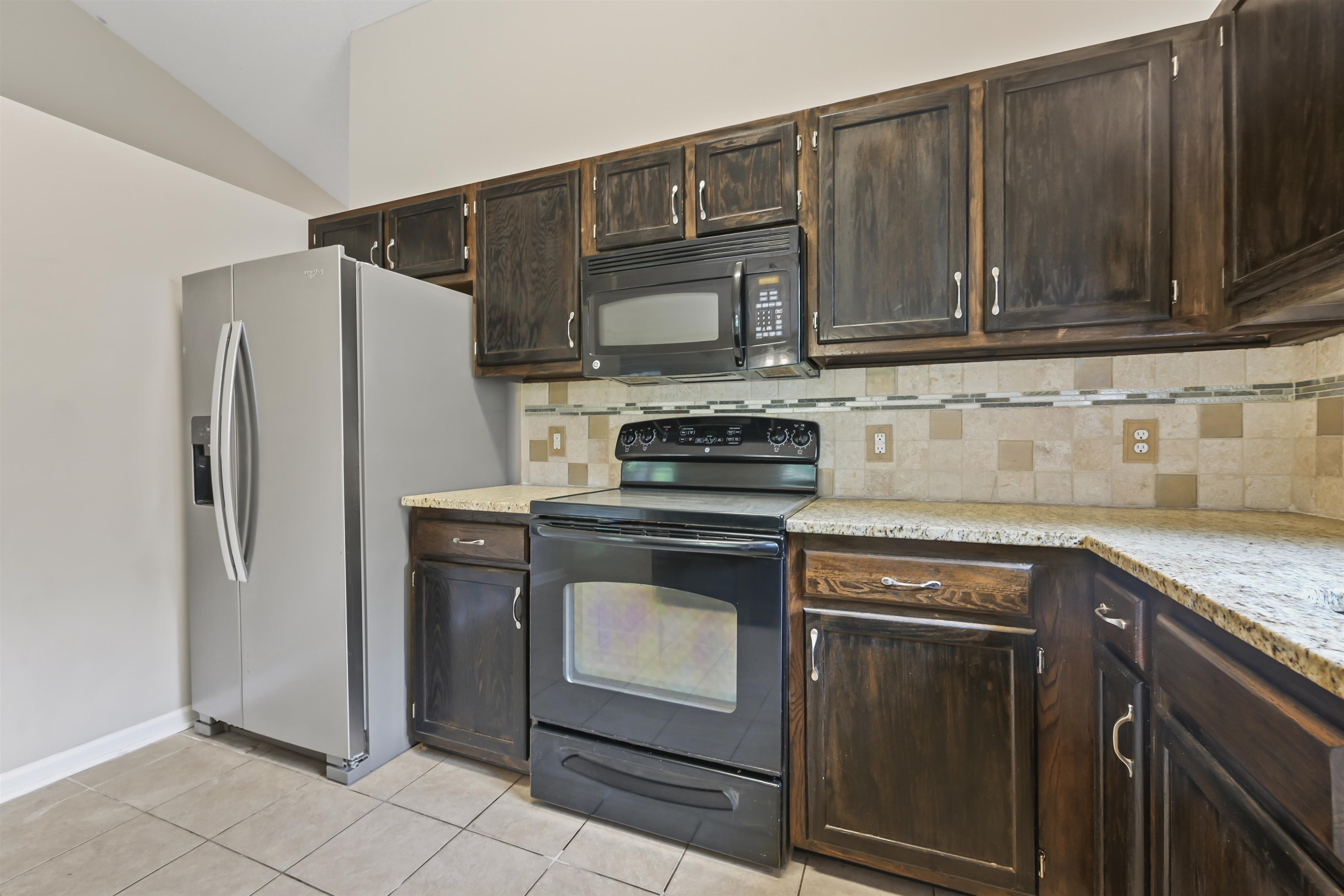961 Castlewood Dr. Property Photo 11
