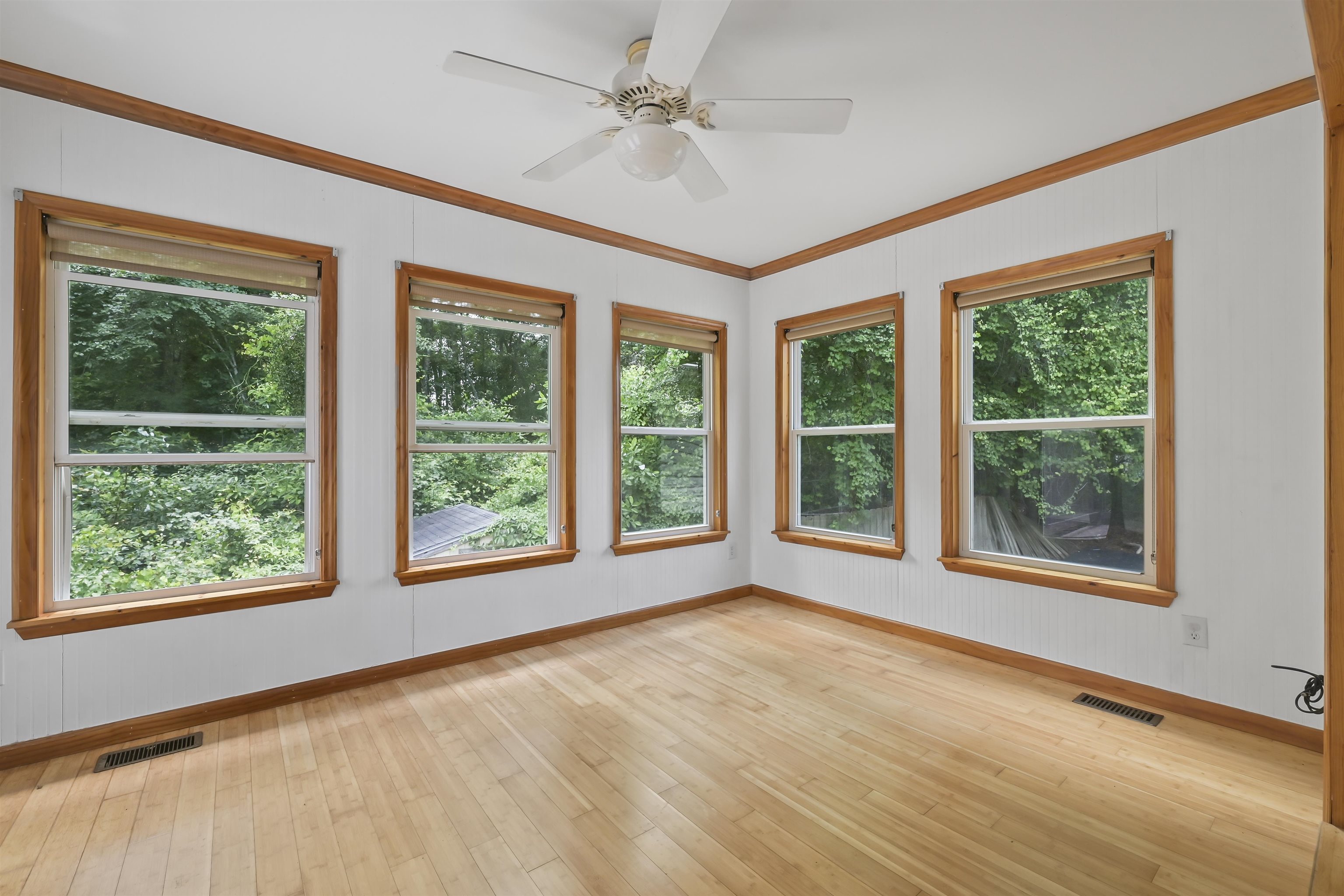 961 Castlewood Dr. Property Photo 21