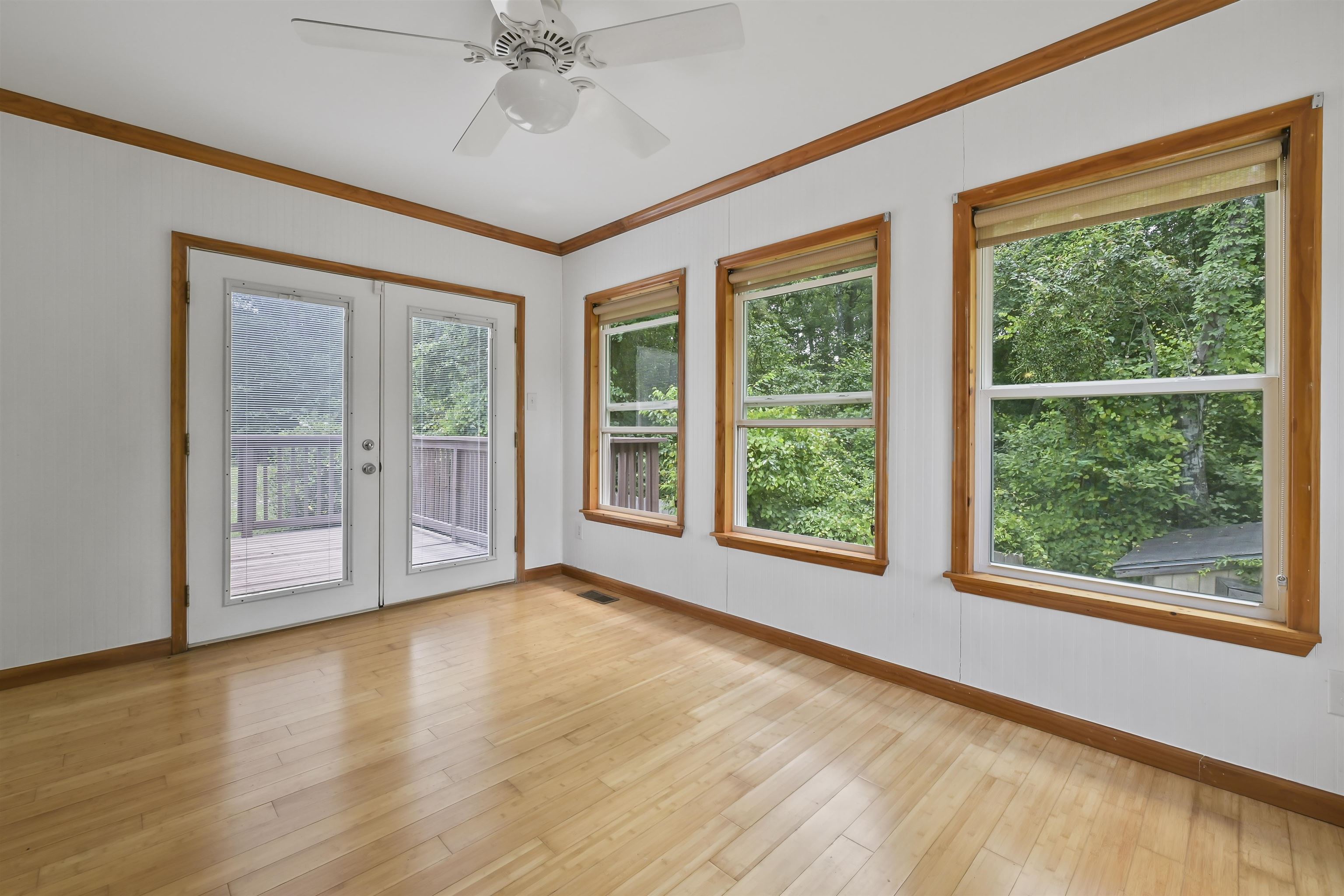 961 Castlewood Dr. Property Photo 22
