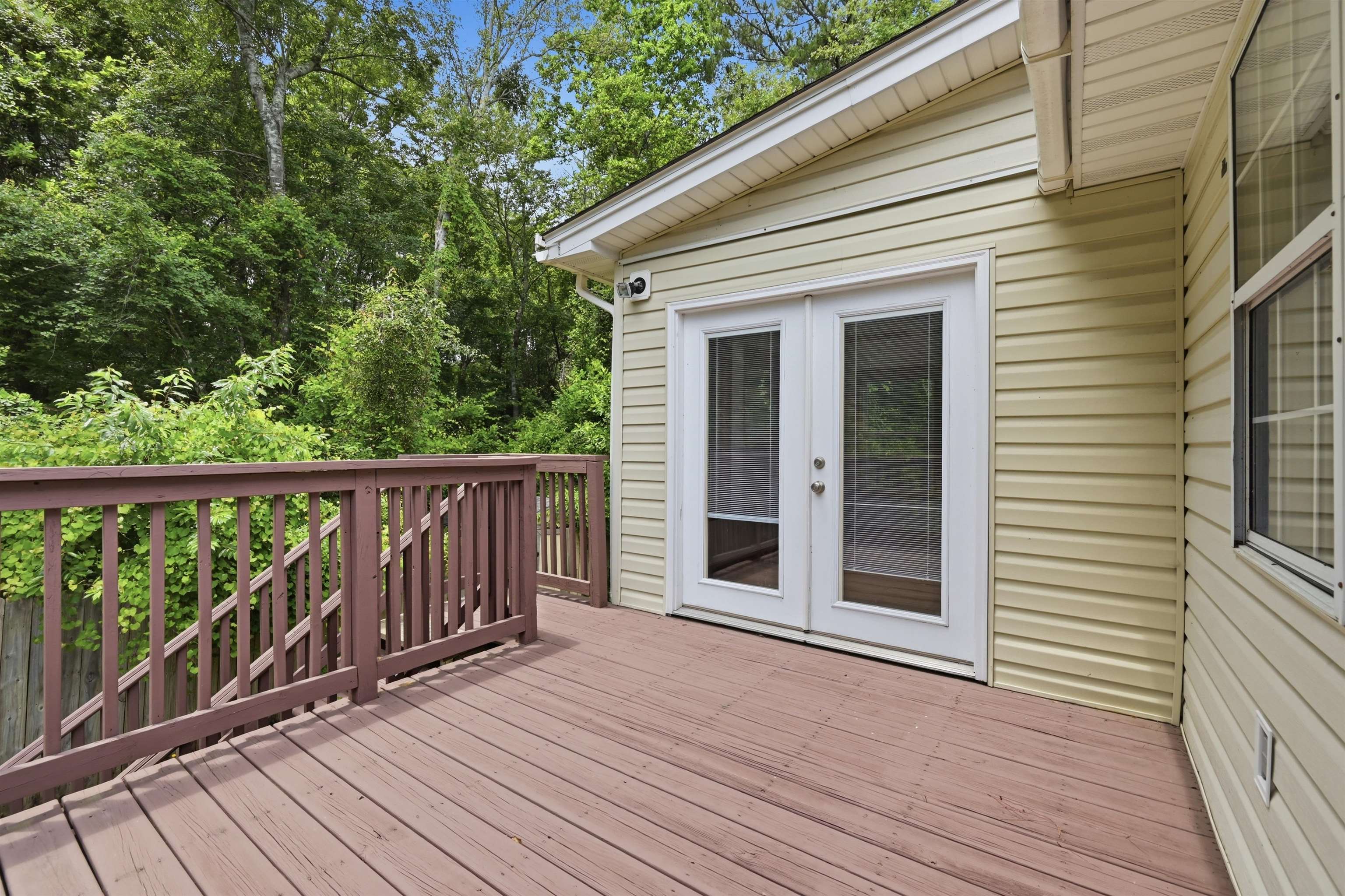961 Castlewood Dr. Property Photo 23