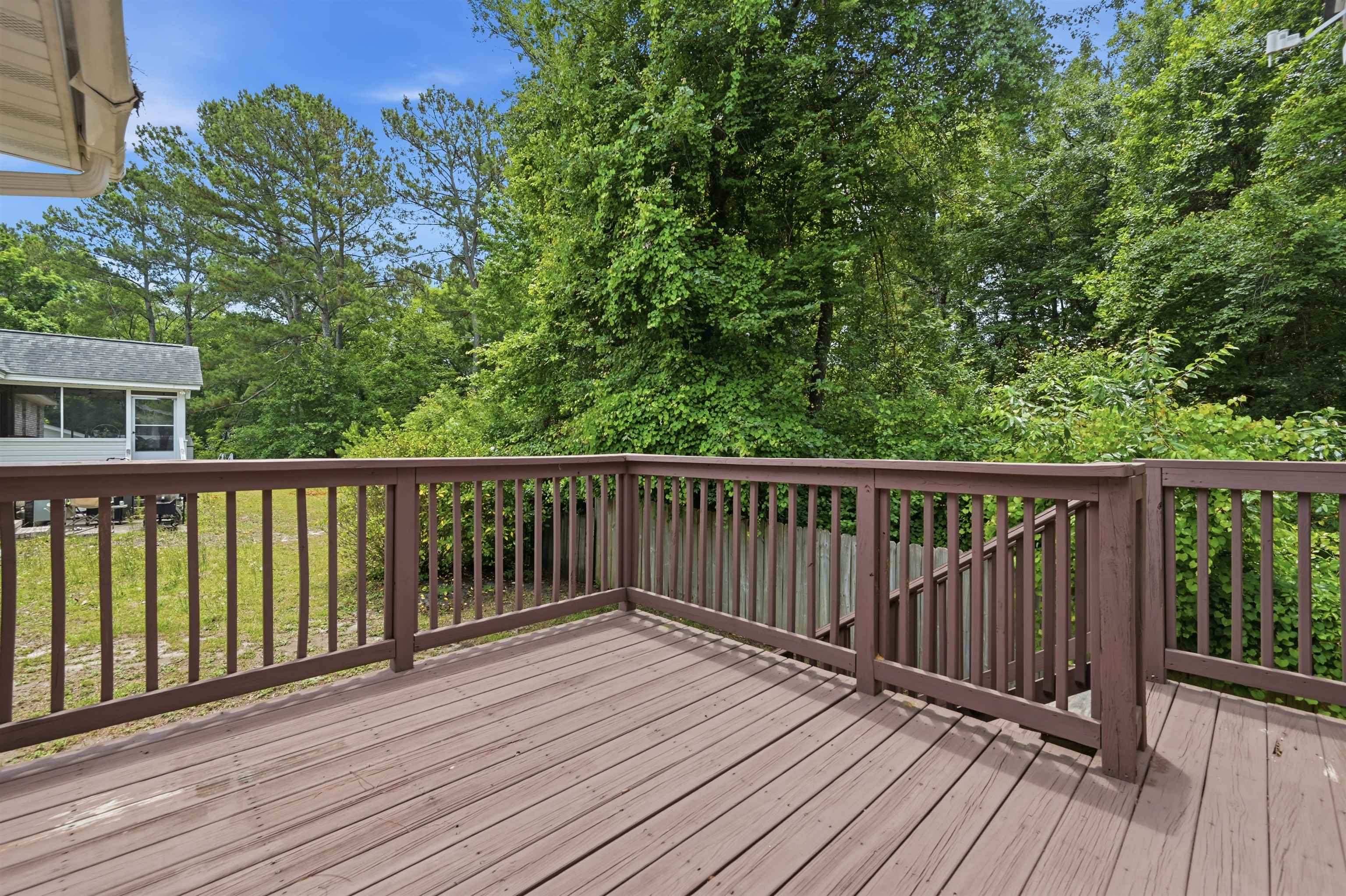 961 Castlewood Dr. Property Photo 24