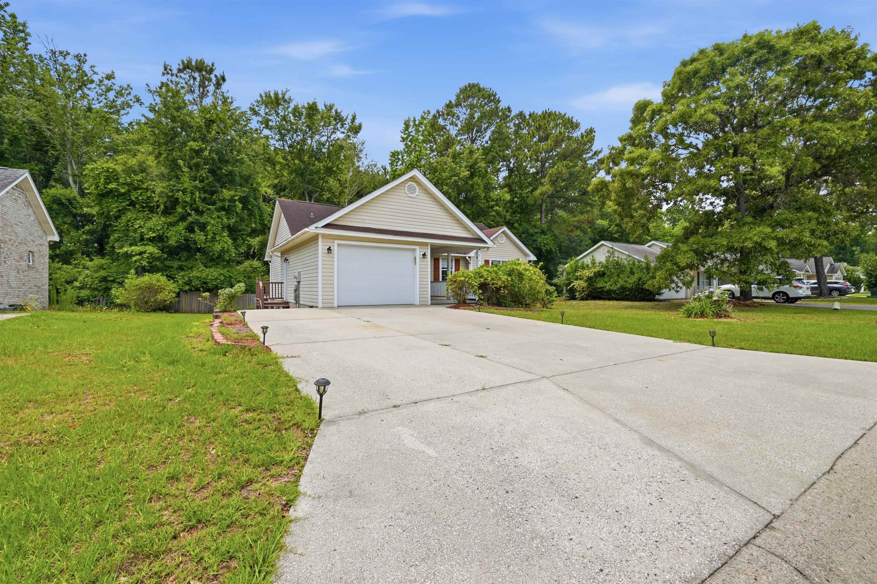 961 Castlewood Dr. Property Photo 28