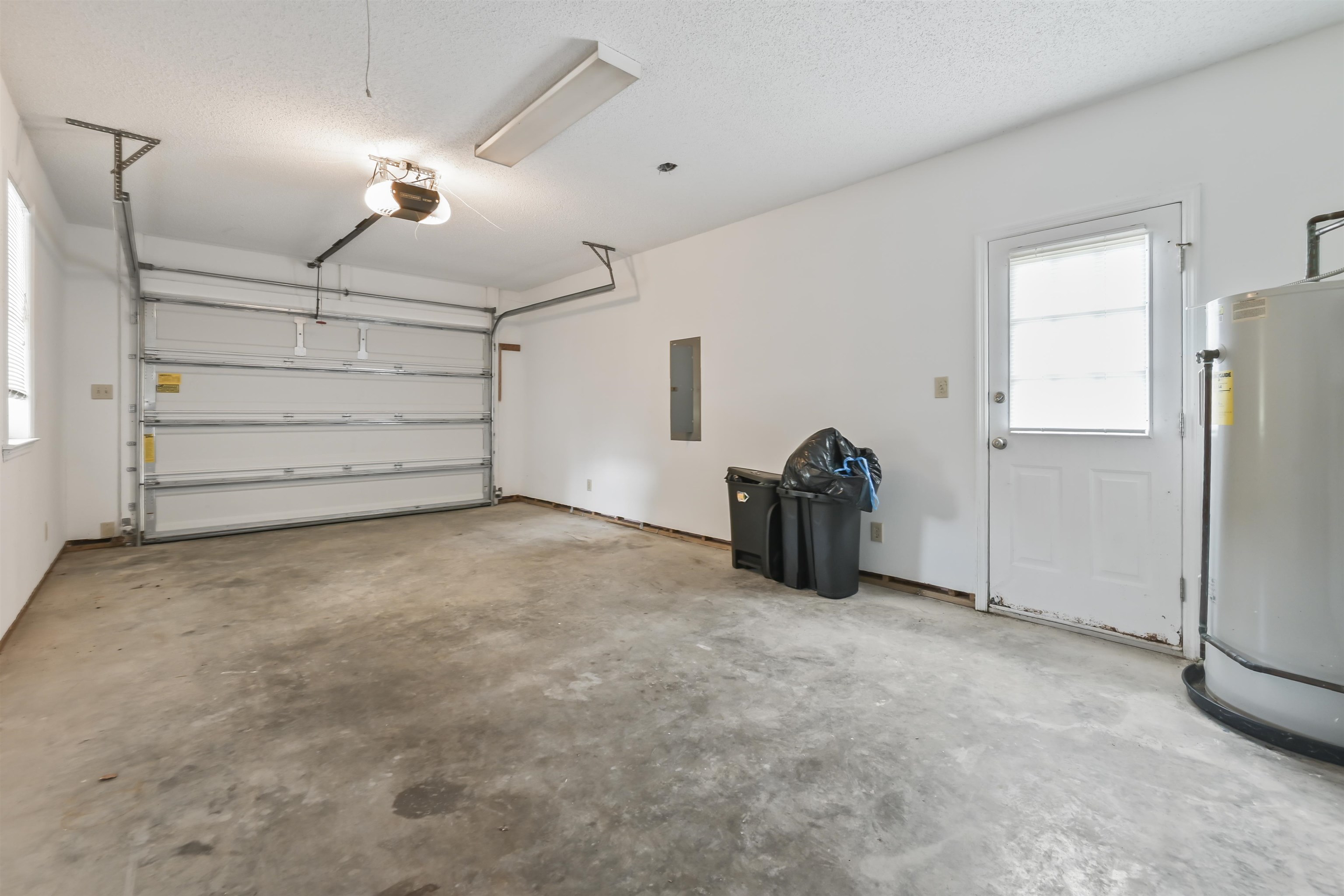961 Castlewood Dr. Property Photo 29