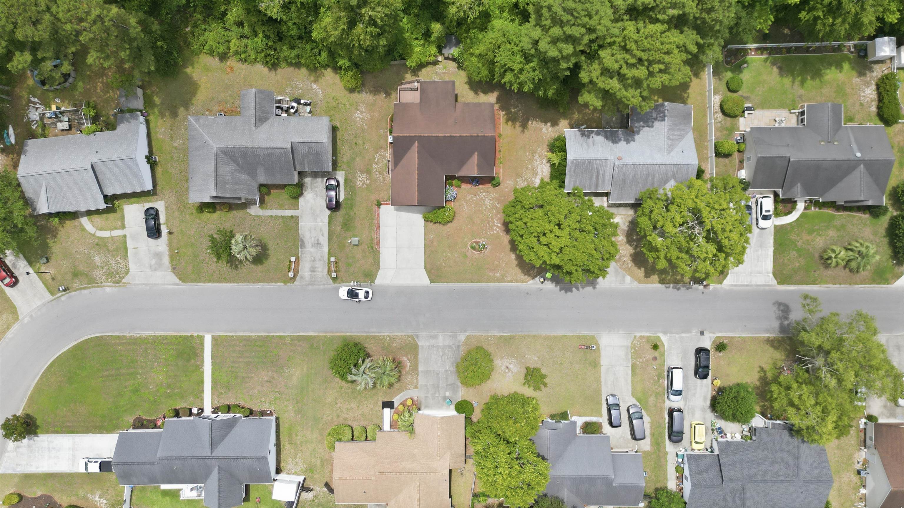 961 Castlewood Dr. Property Photo 35