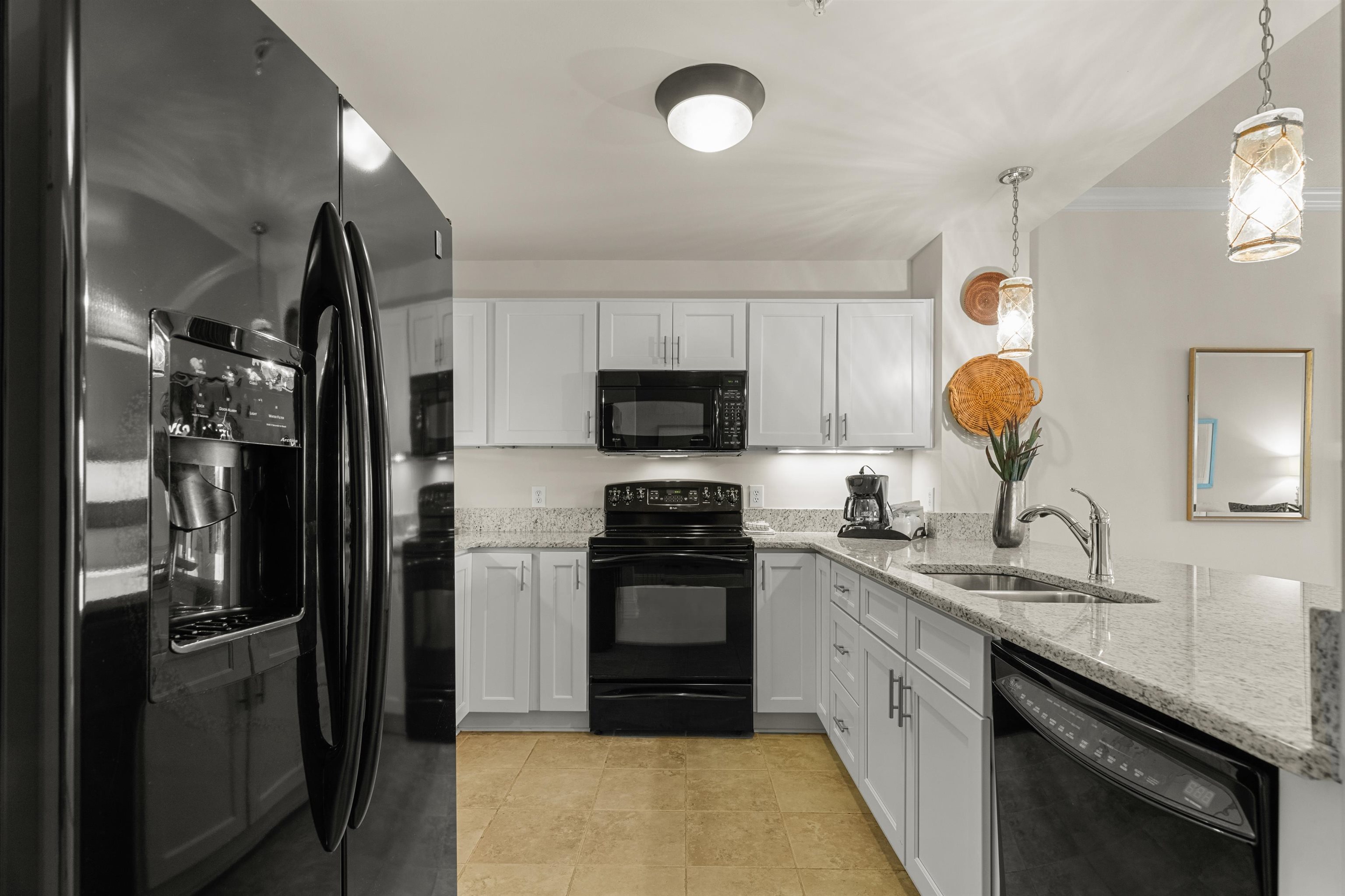 8121 Amalfi Pl. Property Photo 3