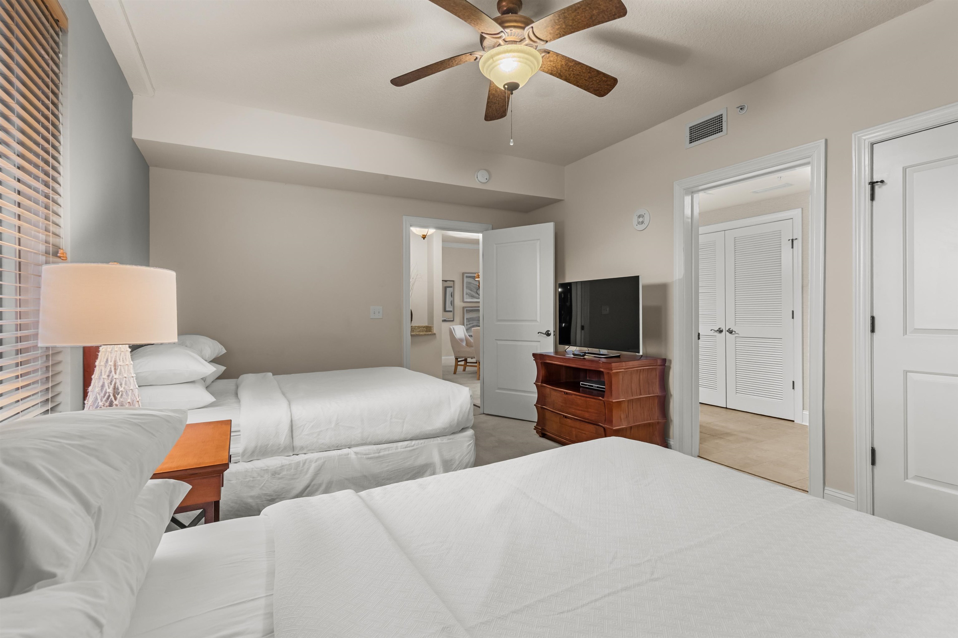8121 Amalfi Pl. Property Photo 14