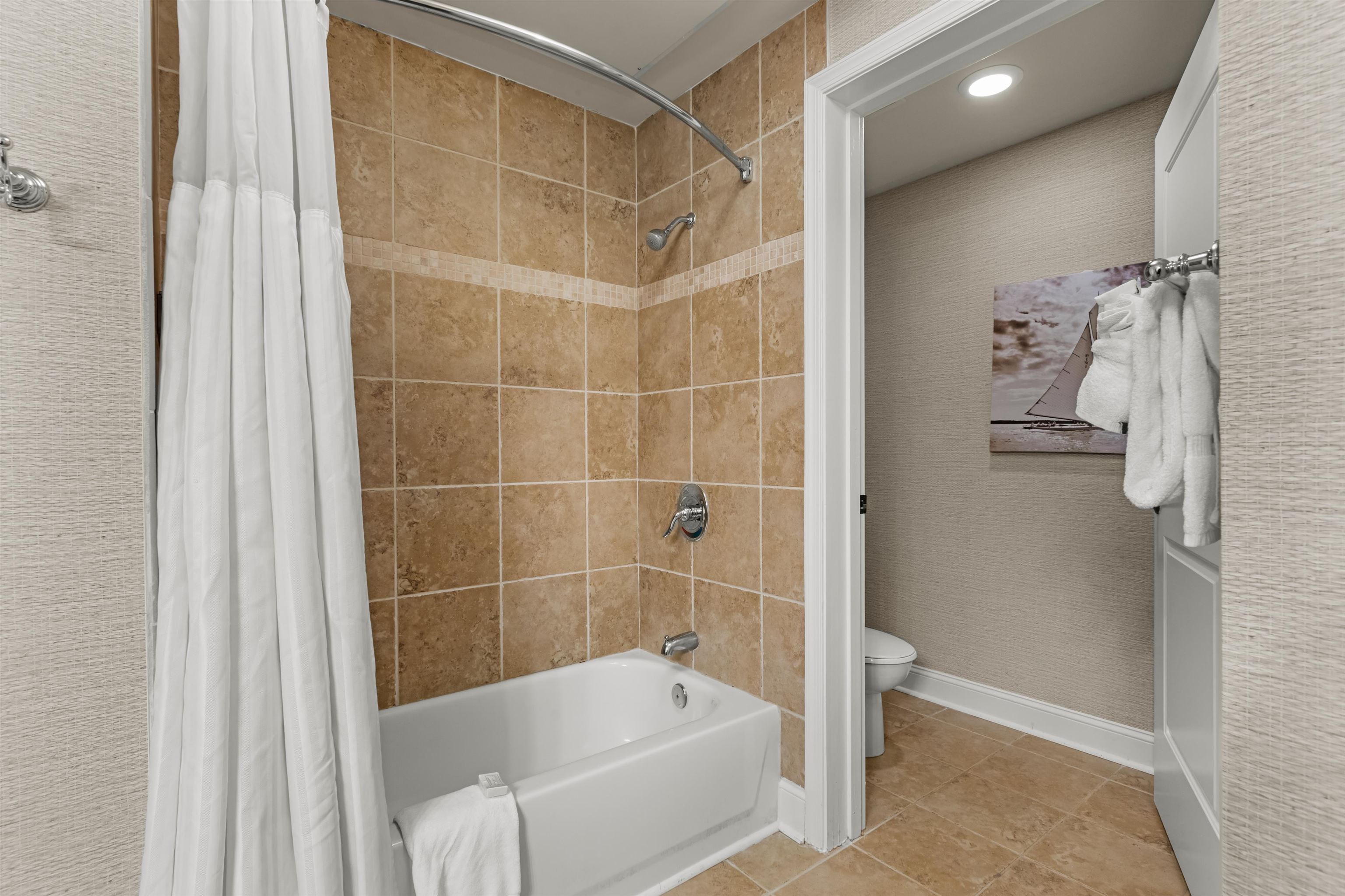 8121 Amalfi Pl. Property Photo 16