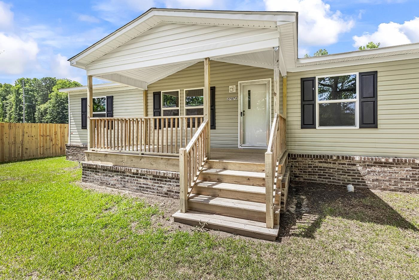 2707a Prince St. Property Photo 2