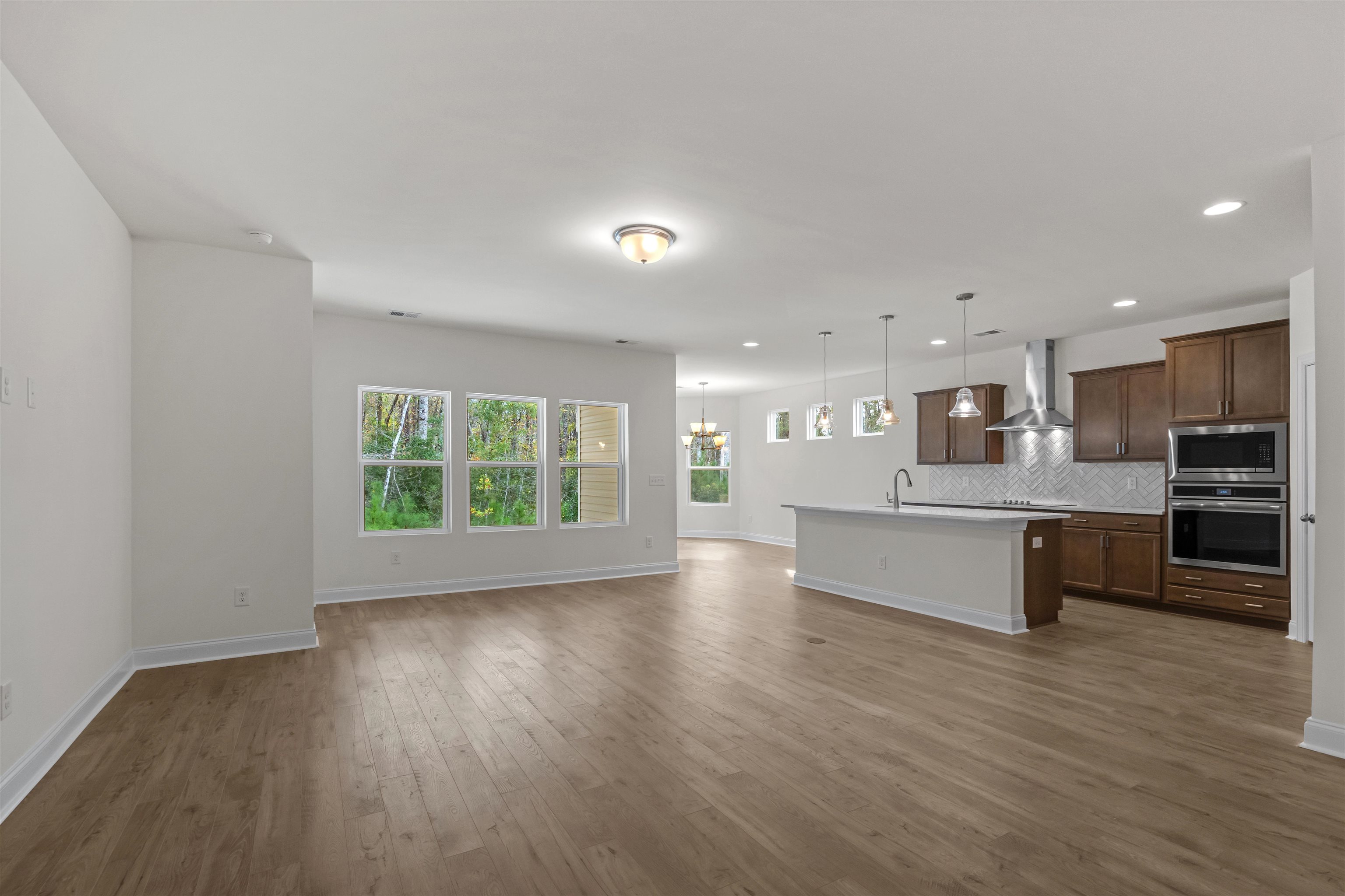 1107 Nw Rosefield Way Property Photo 8