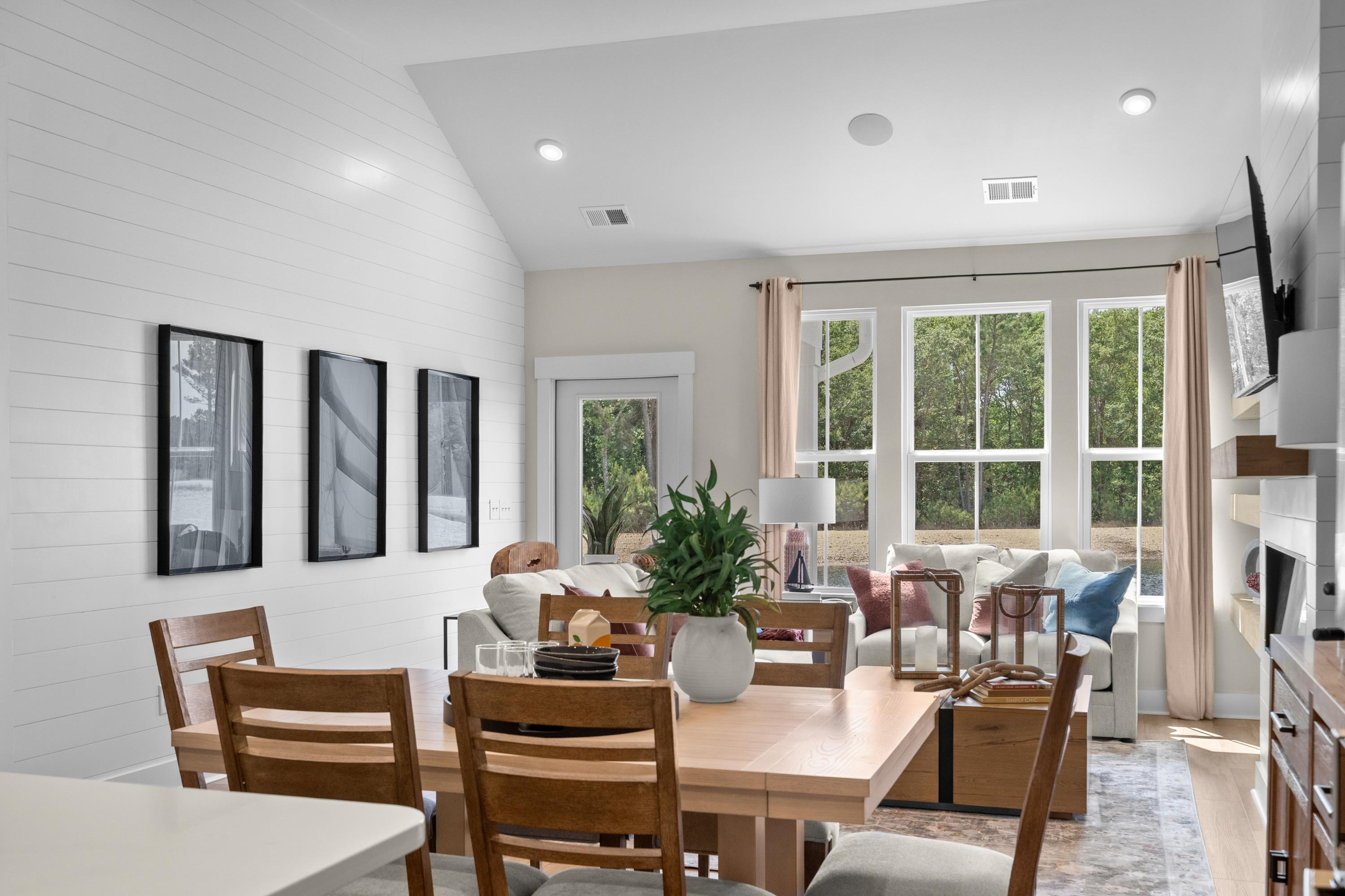 2736 Summer Breeze Ln Property Photo 15