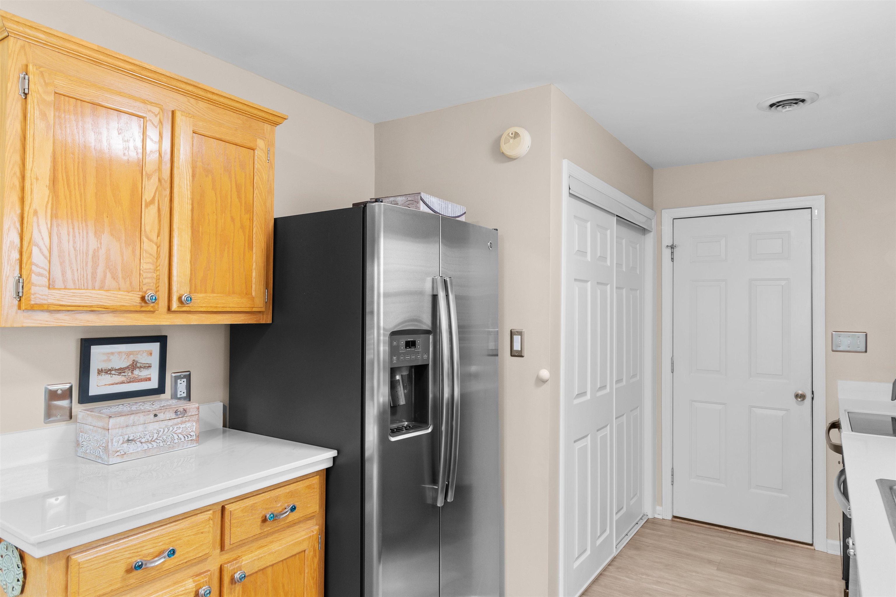 2927 Temperance Dr. Property Photo 10