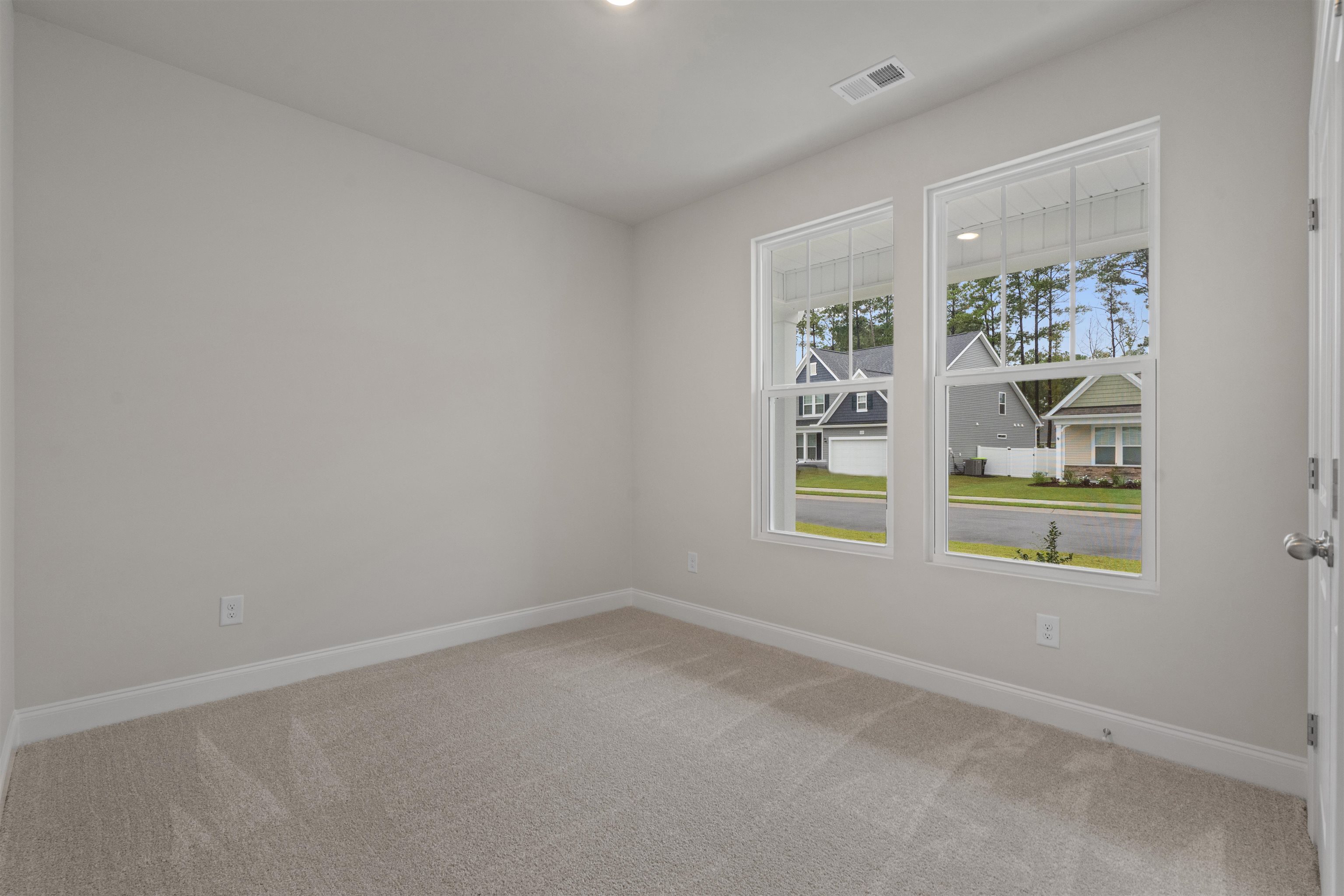1086 Nw Rosefield Way Property Photo 3