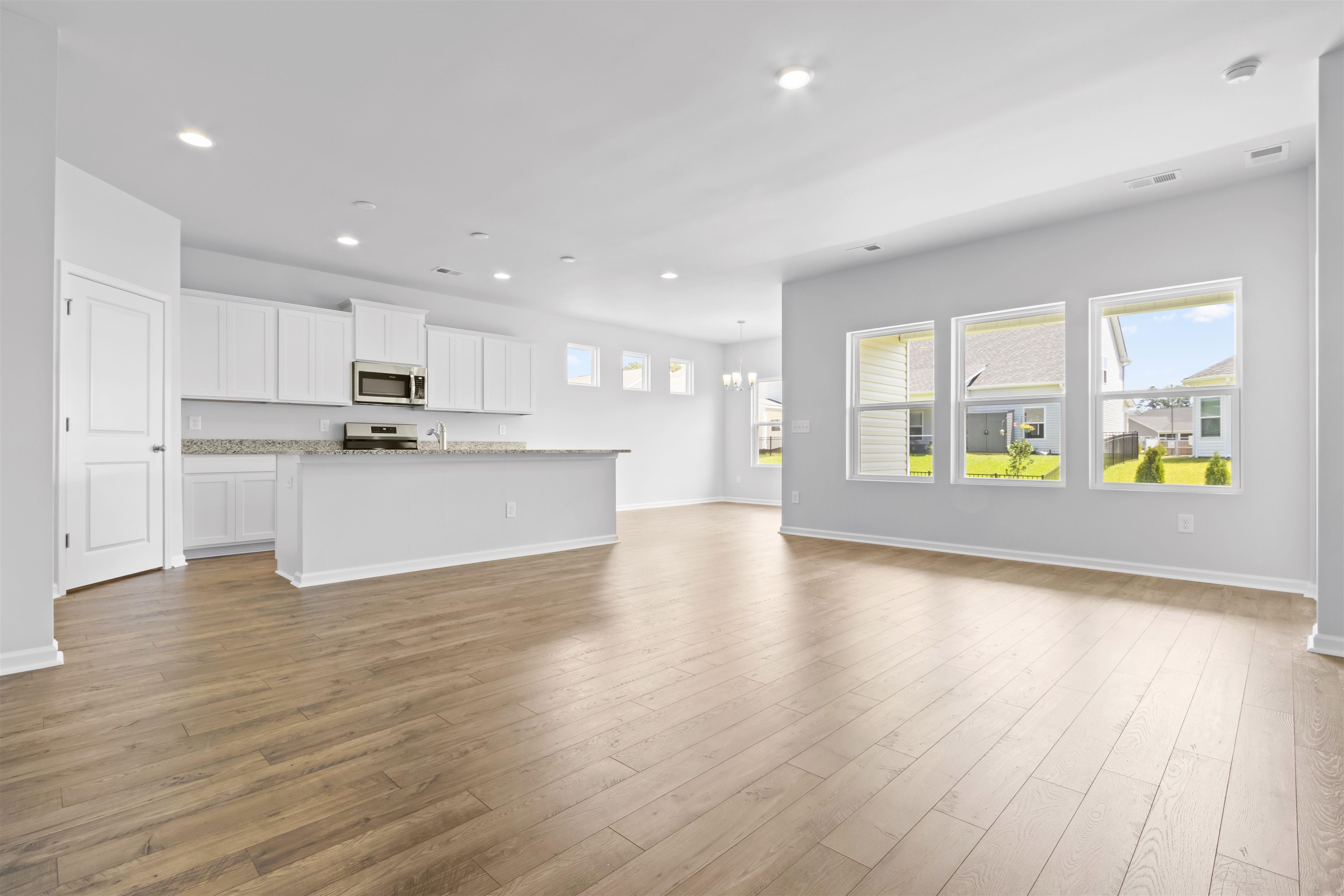 1082 Nw Rosefield Way Property Photo 8