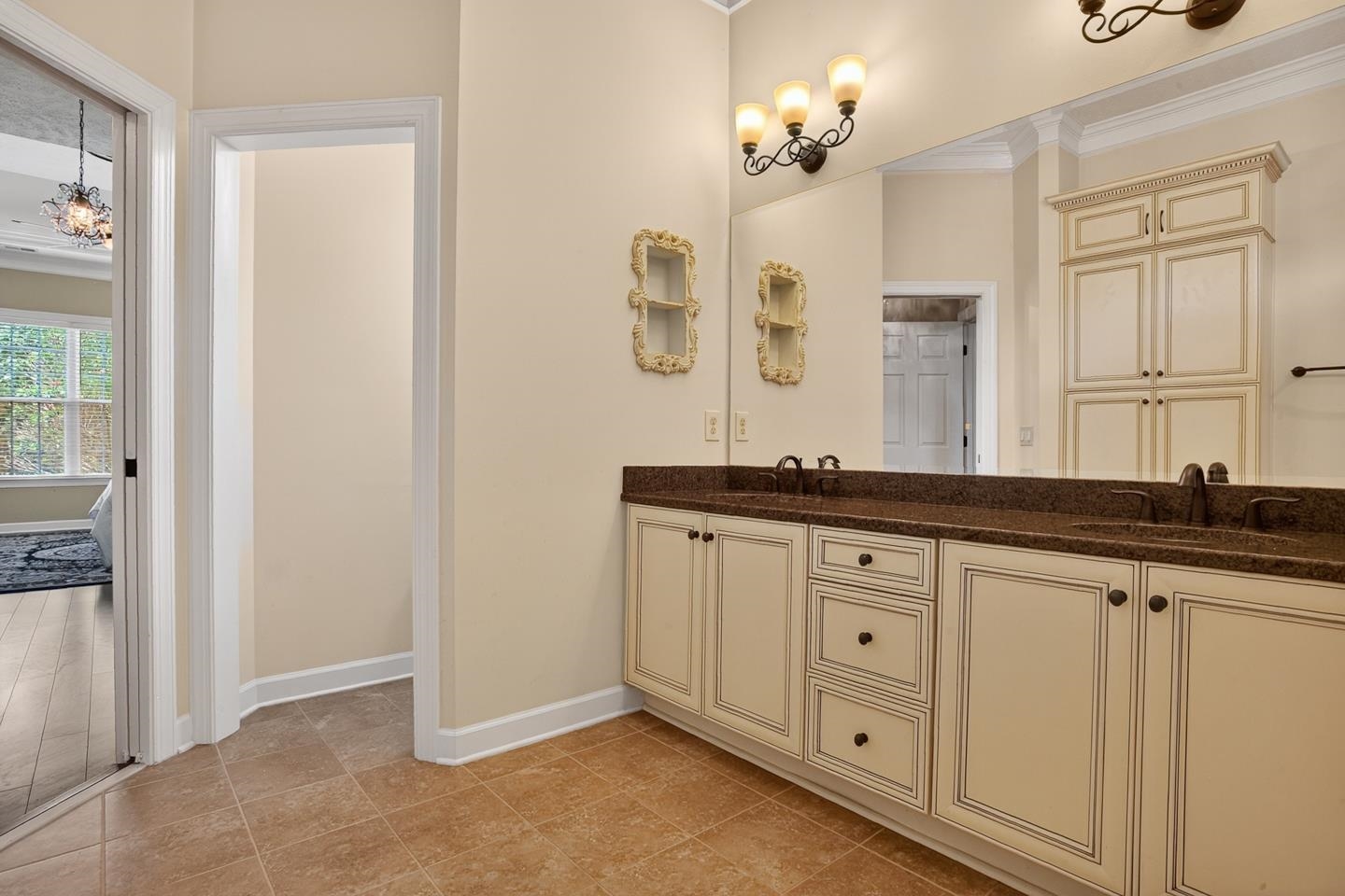 121 Willow Bay Dr. Property Photo 26