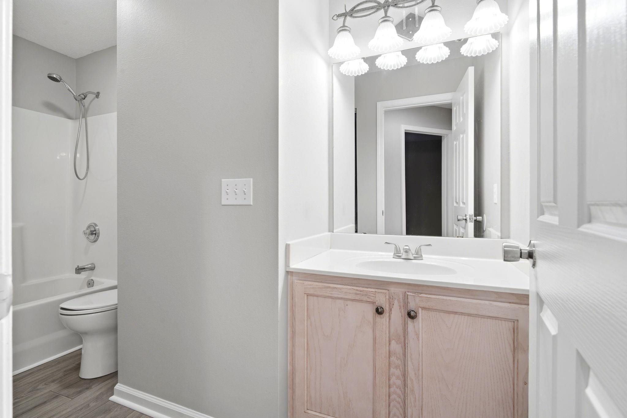 4257 Villas Dr. Property Photo 15