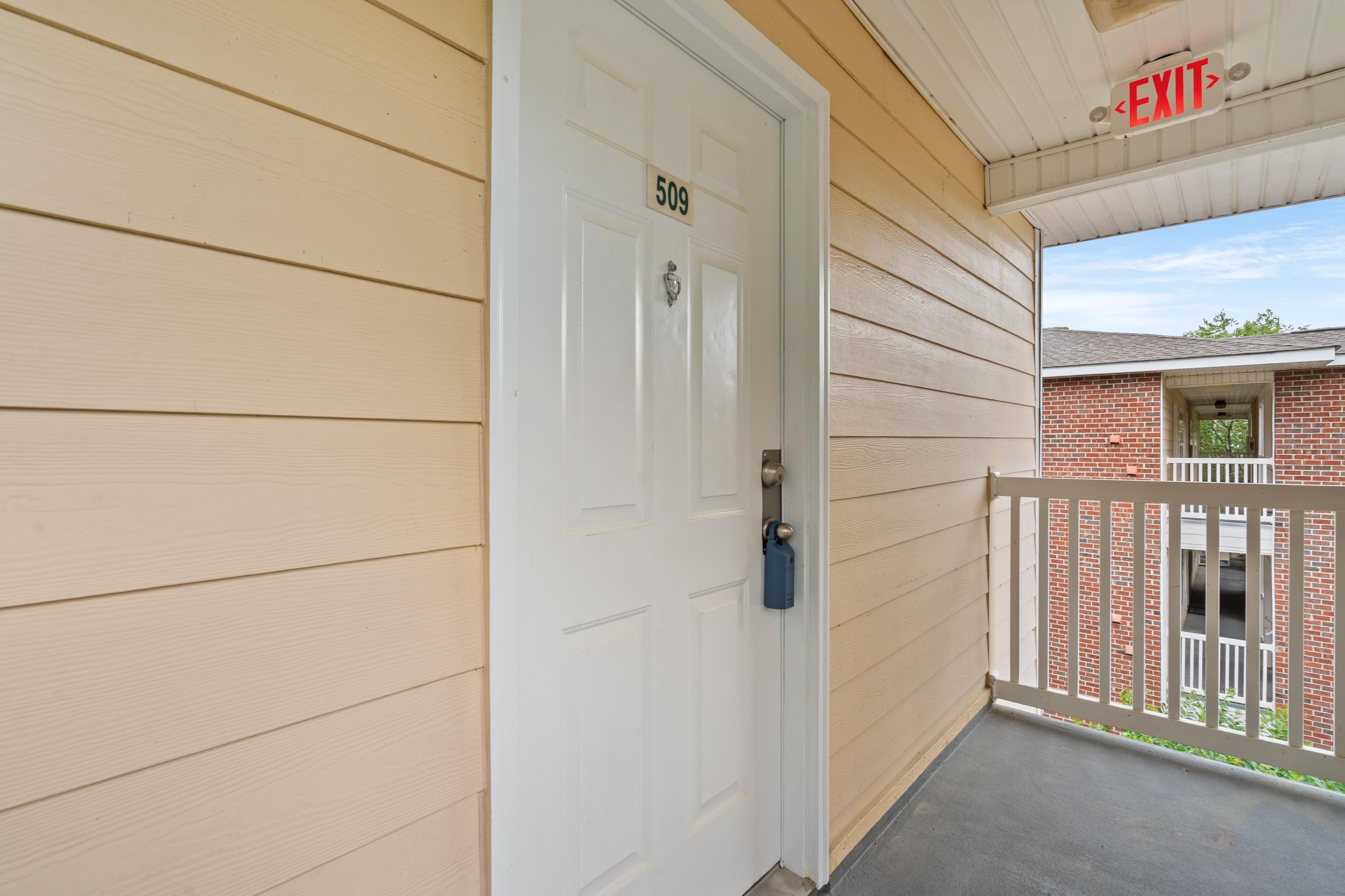 4243 Villas Dr. Property Photo 4