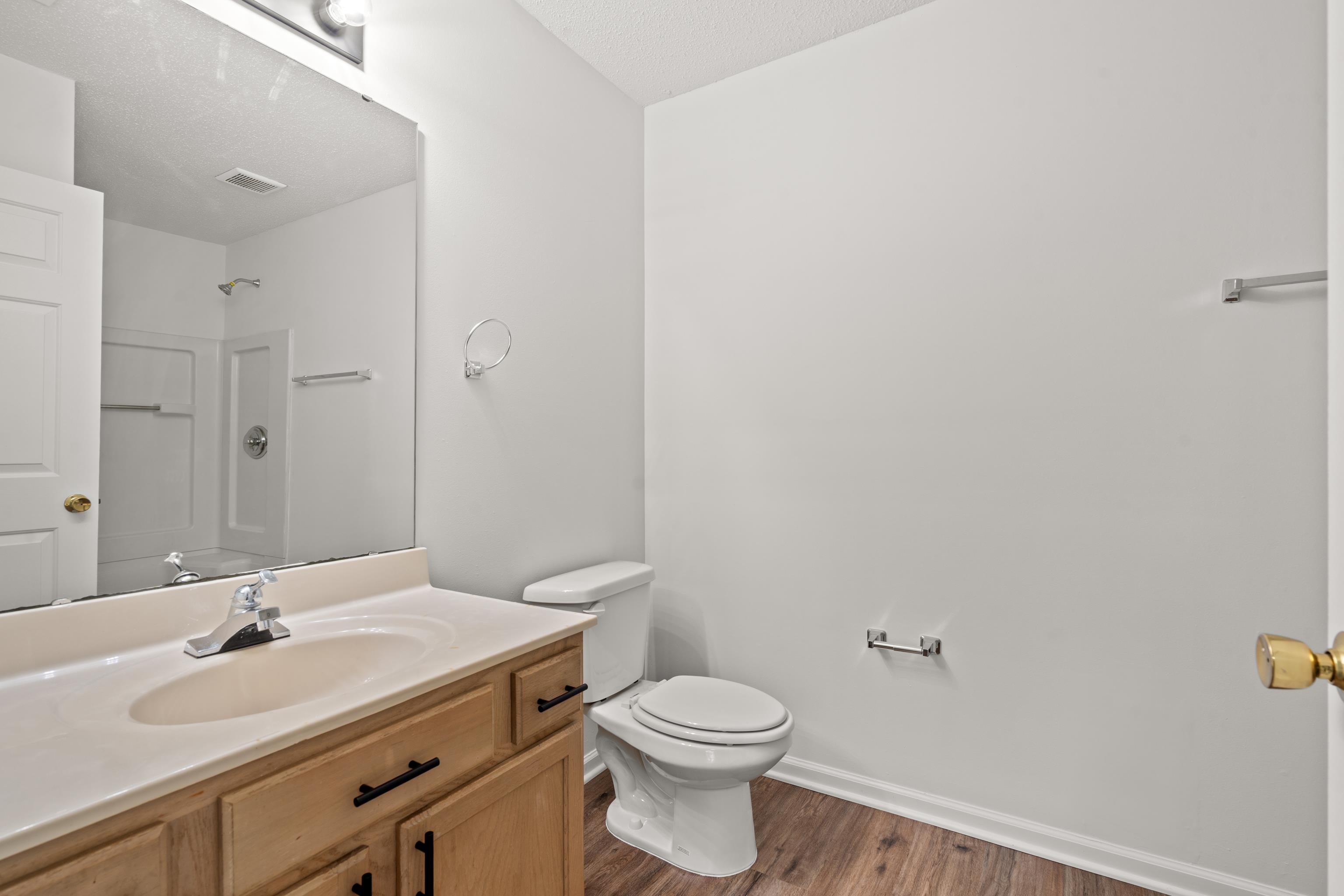 4243 Villas Dr. Property Photo 18