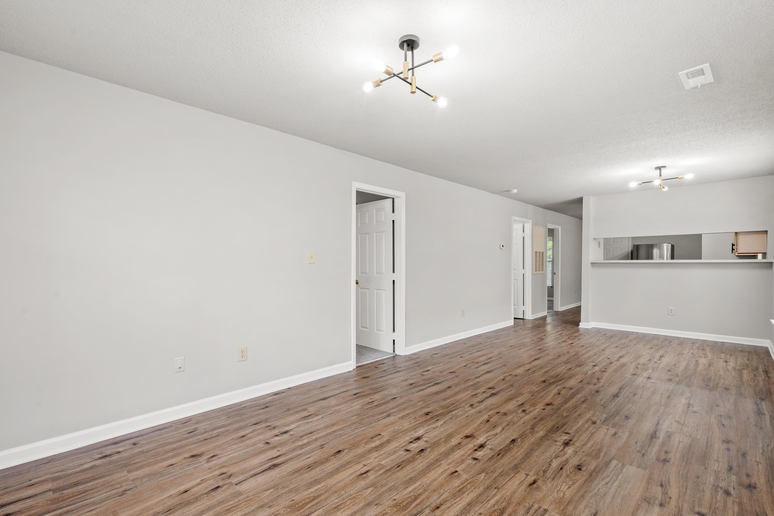 4247 Villas Dr. Property Photo 15