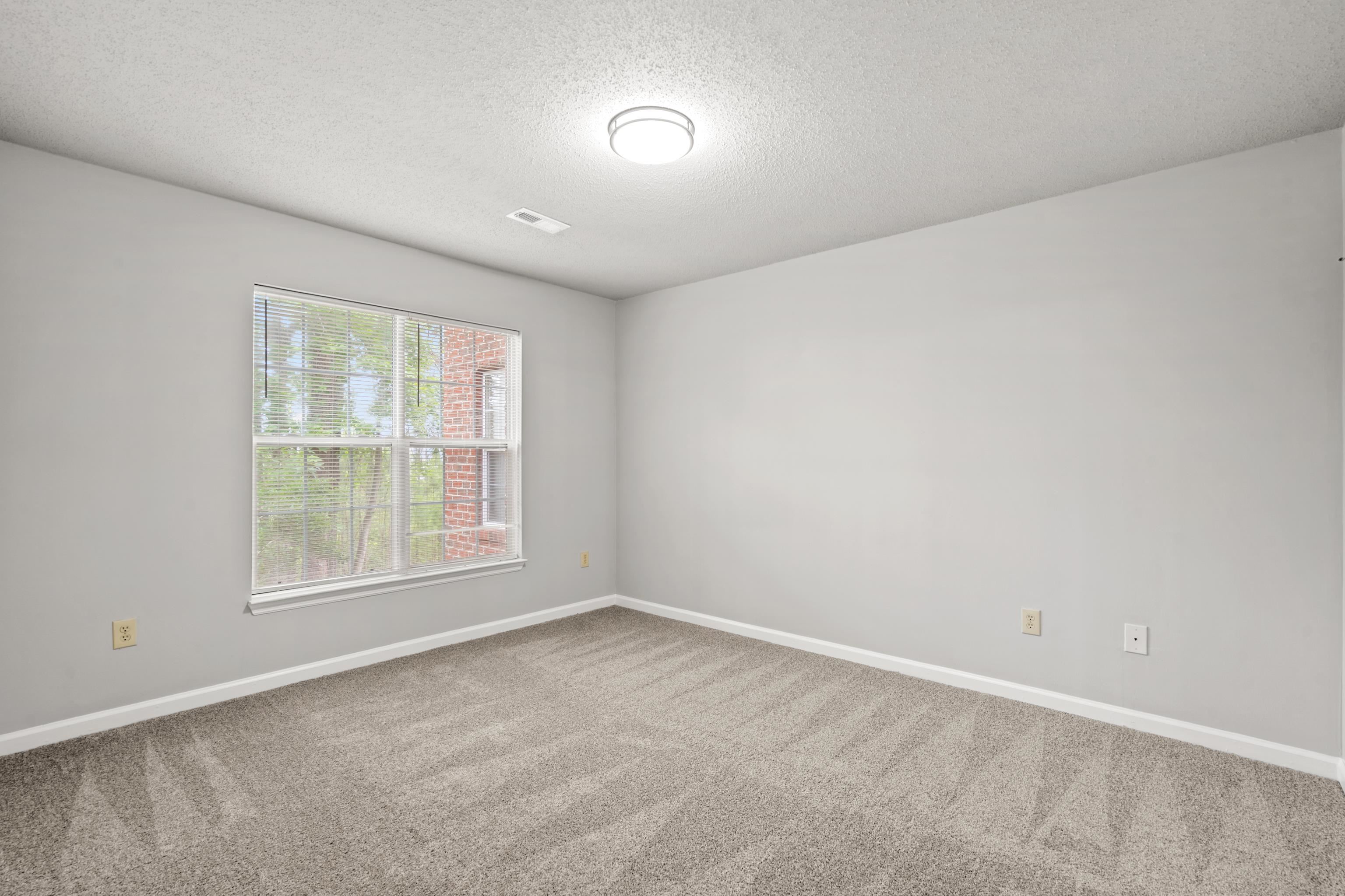 4247 Villas Dr. Property Photo 16