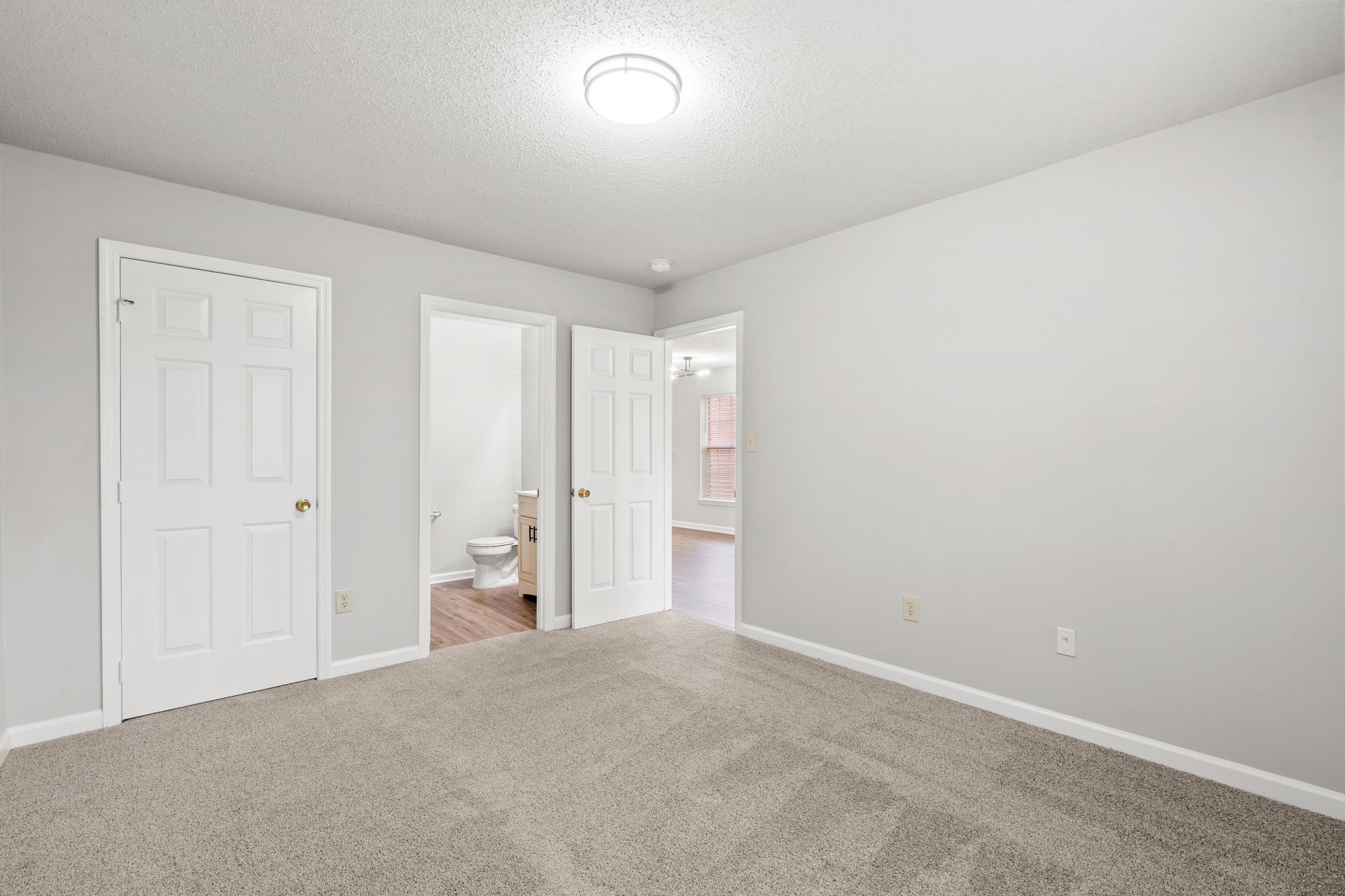 4247 Villas Dr. Property Photo 17