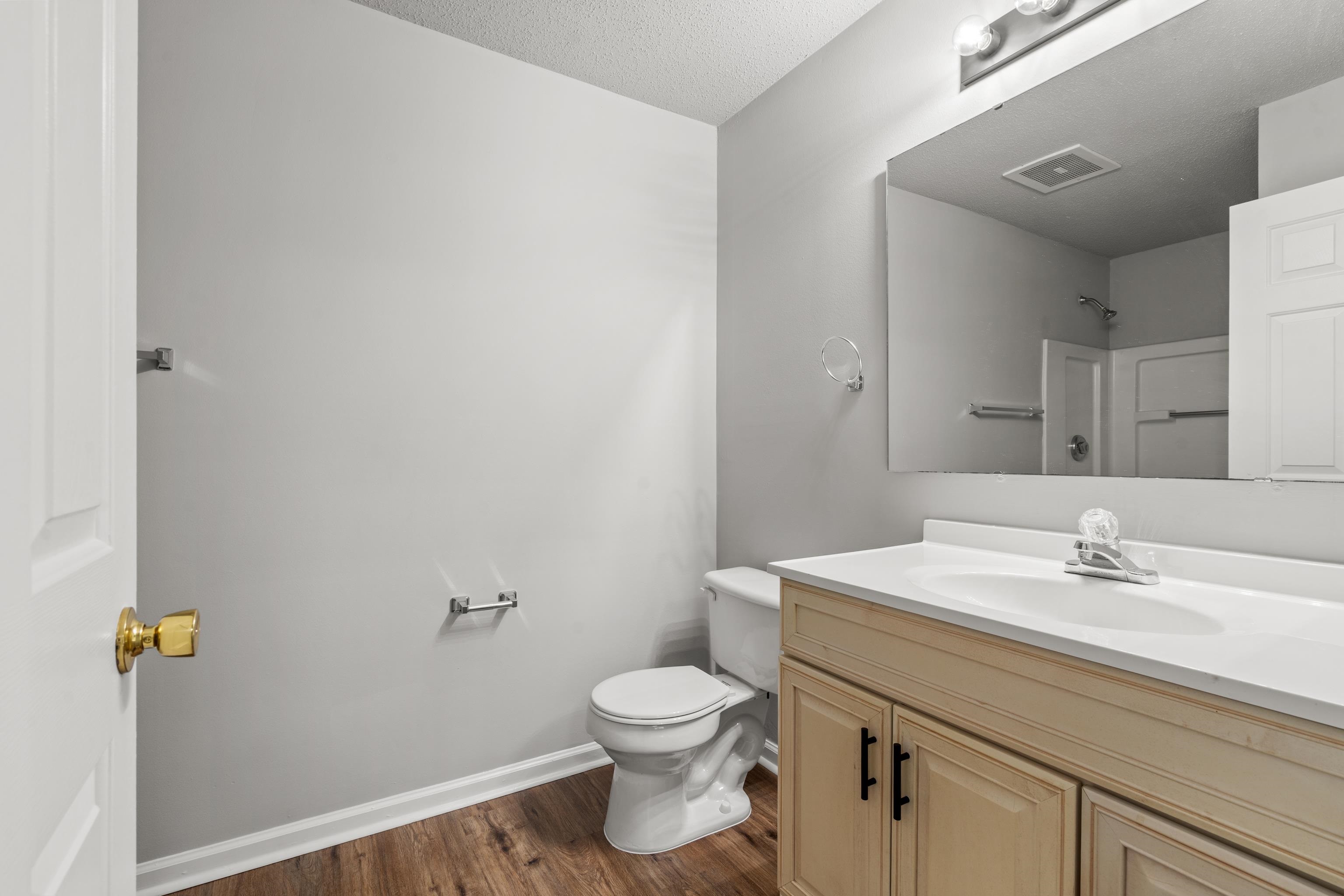 4247 Villas Dr. Property Photo 18