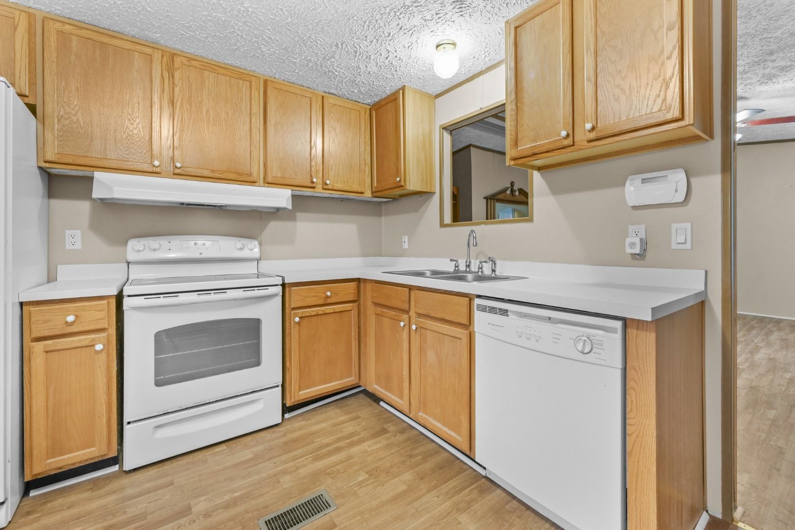 3985 South Green Sea Rd. Property Photo 7