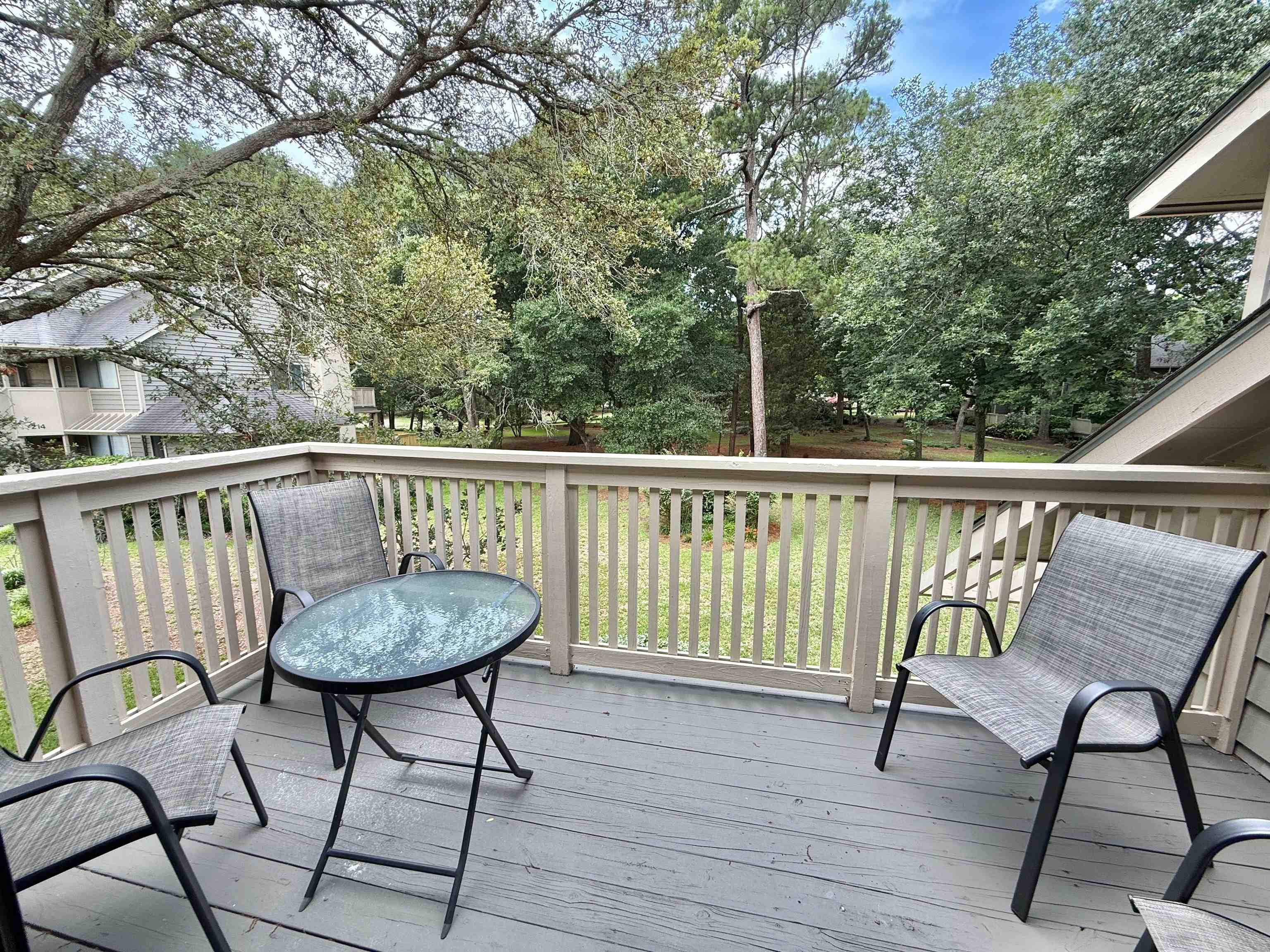 210 Westleton Dr. Property Photo 10